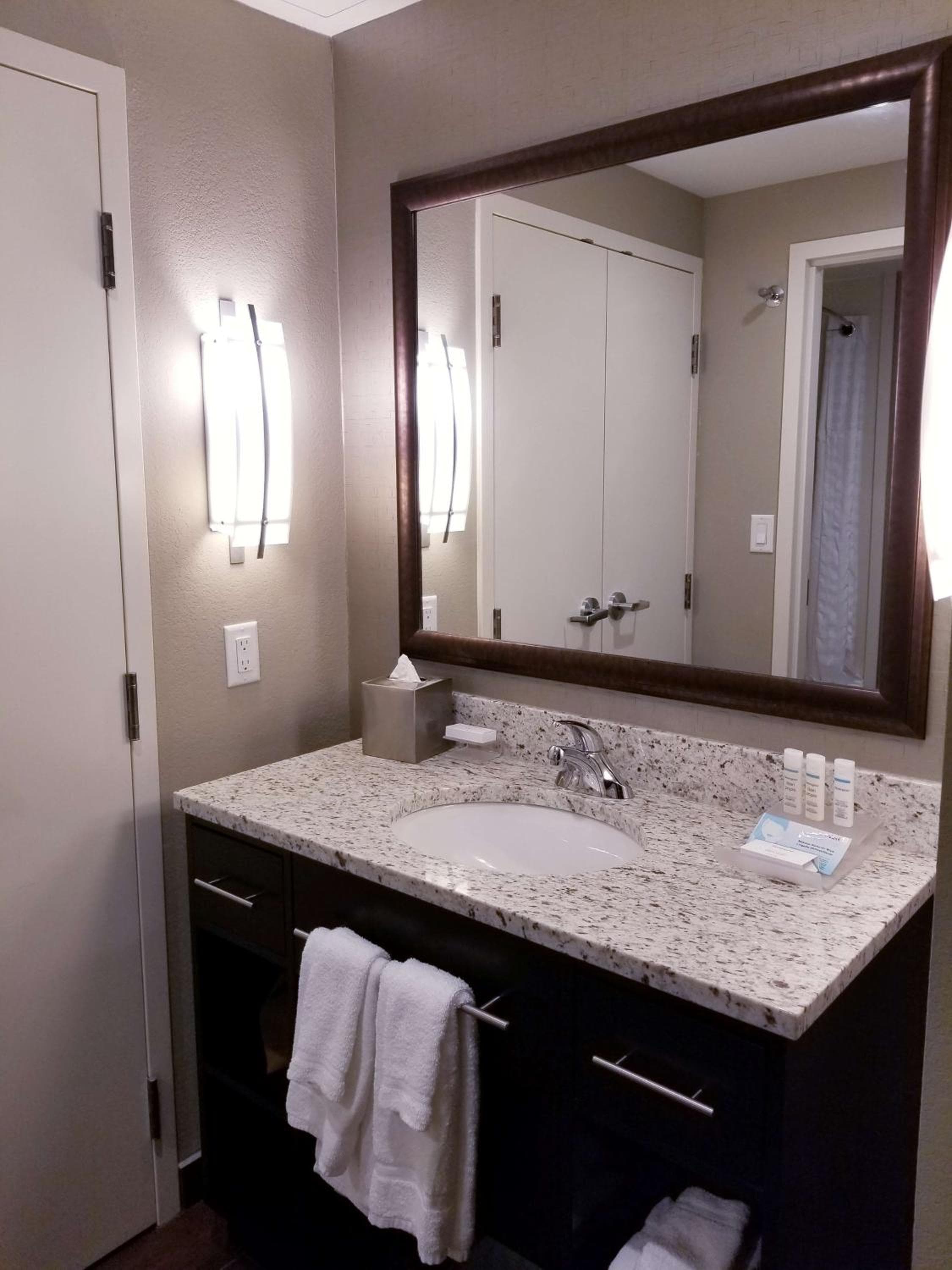 Homewood Suites Calgary Airport, Calgary, photo 3