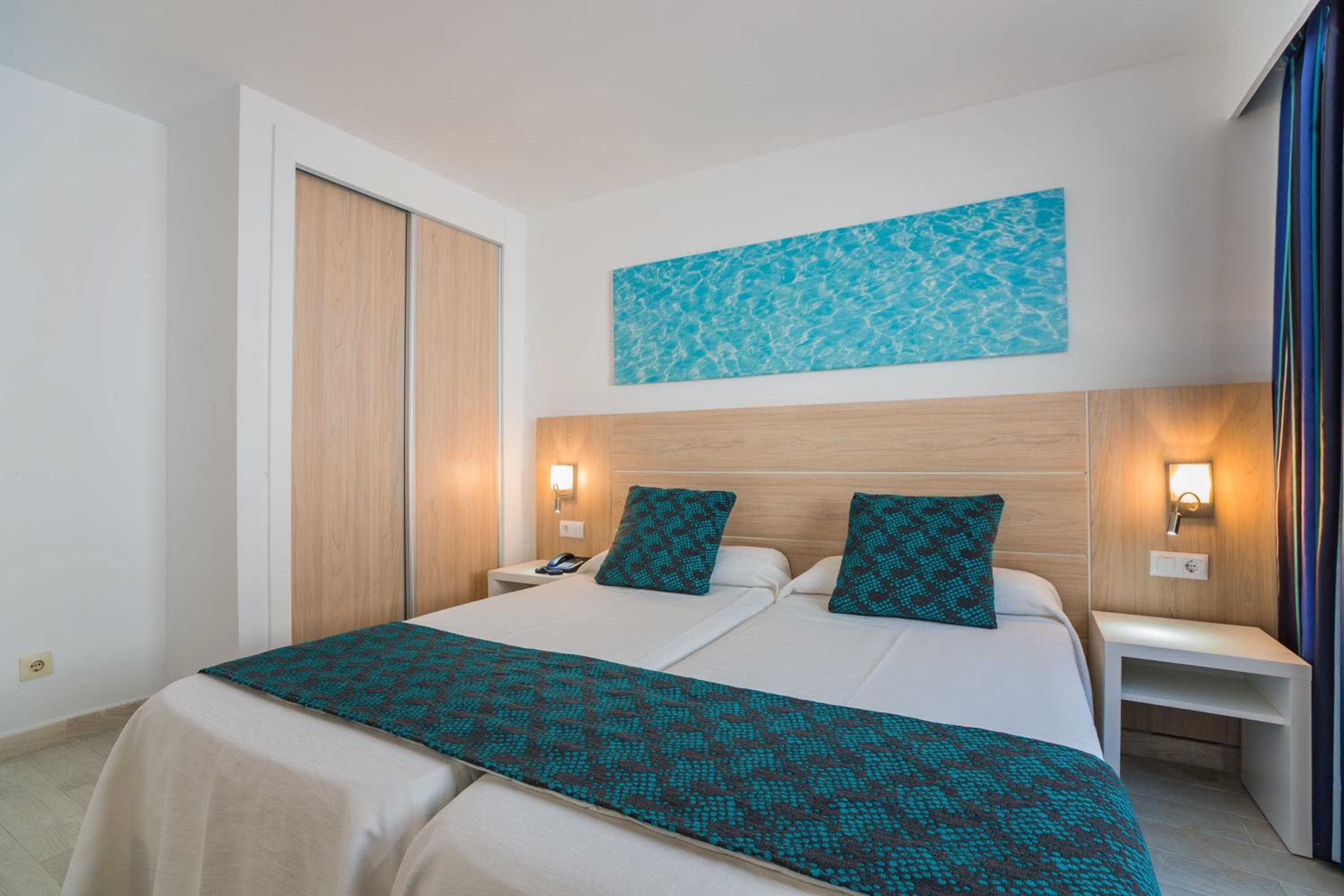 Aparthotel Holiday Center, Santa Ponsa