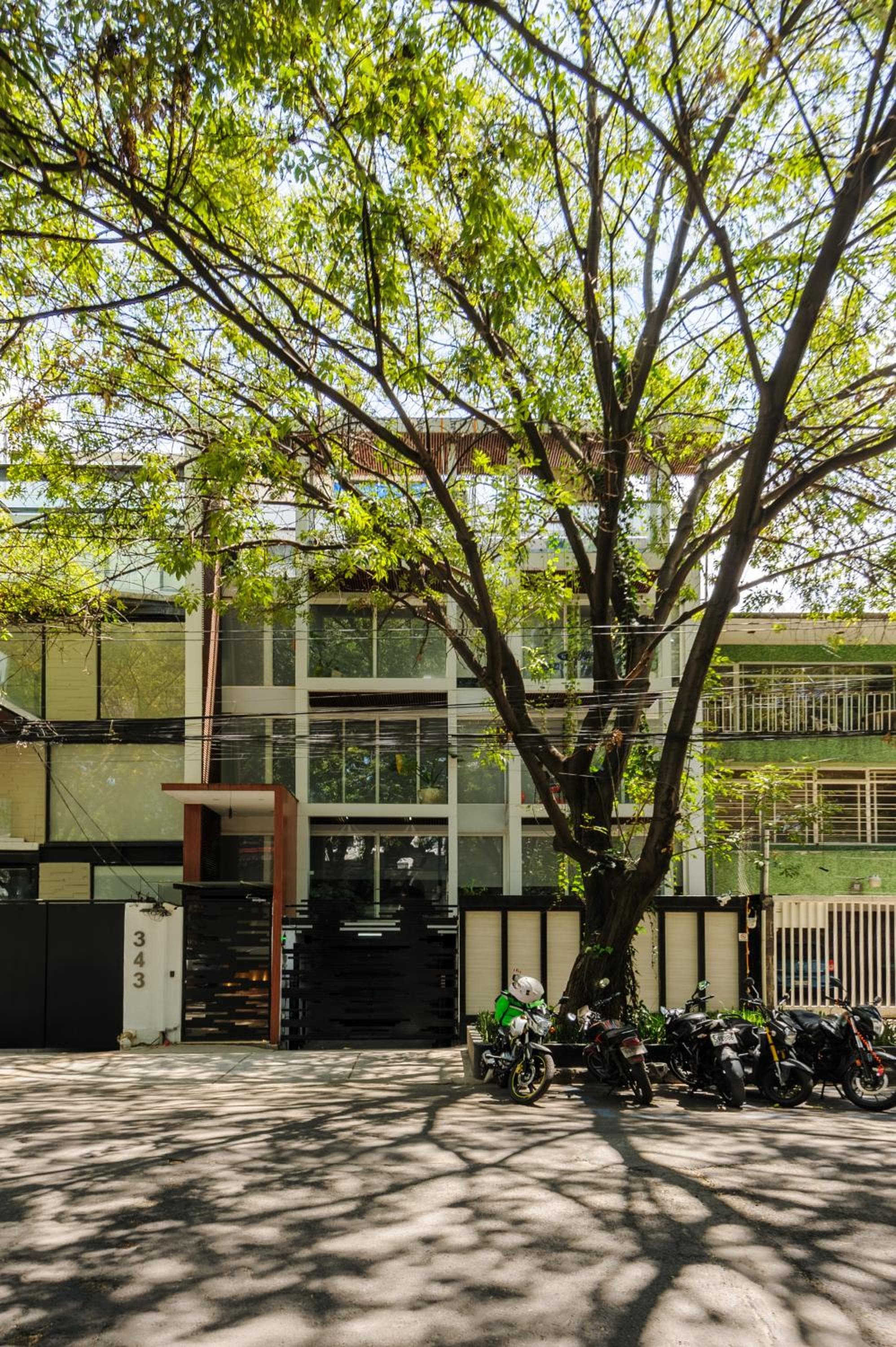 Building at Allan Poe 343 by Wynwood House
