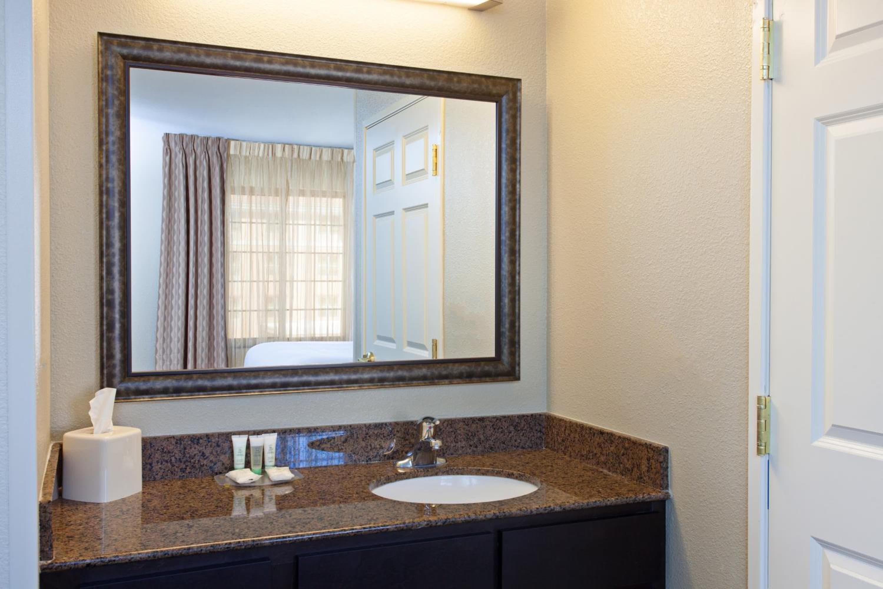Staybridge Suites Fairfield Napa Valley Area by IHG, Fairfield, photo 2