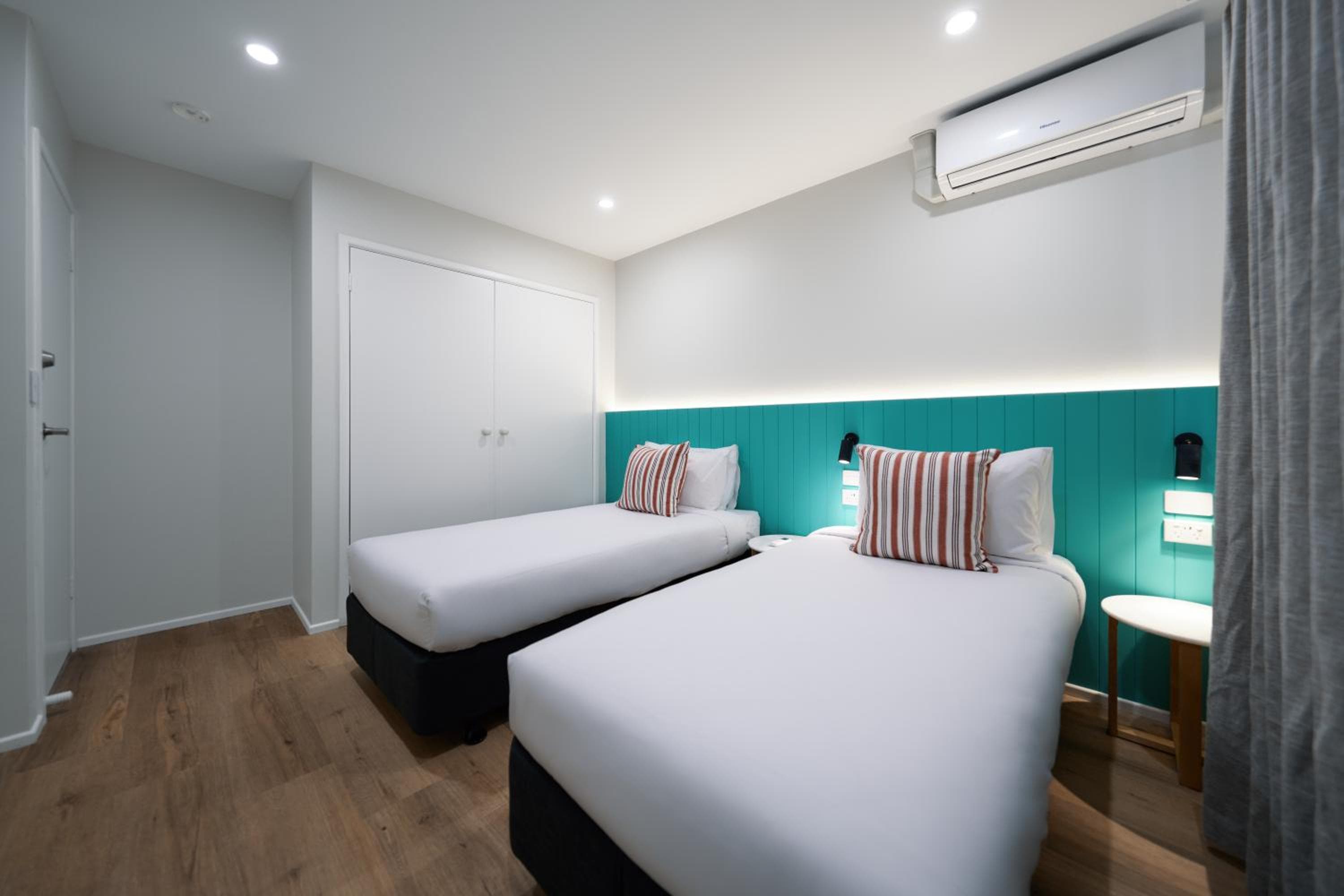 Red Star Palm Beach, Gold Coast, photo 2