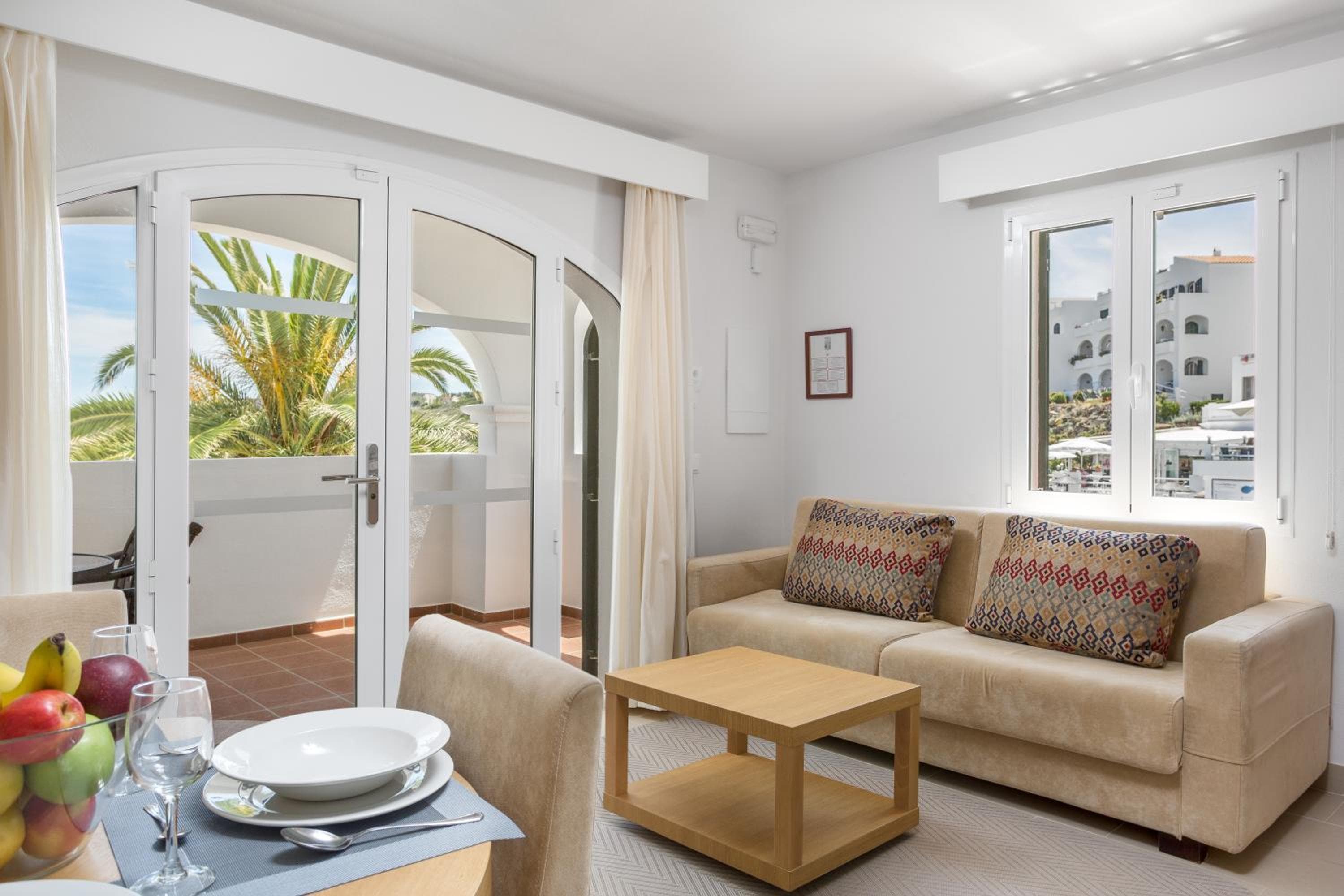 White Sands Beach Club, Arenal d'en Castell, photo 2
