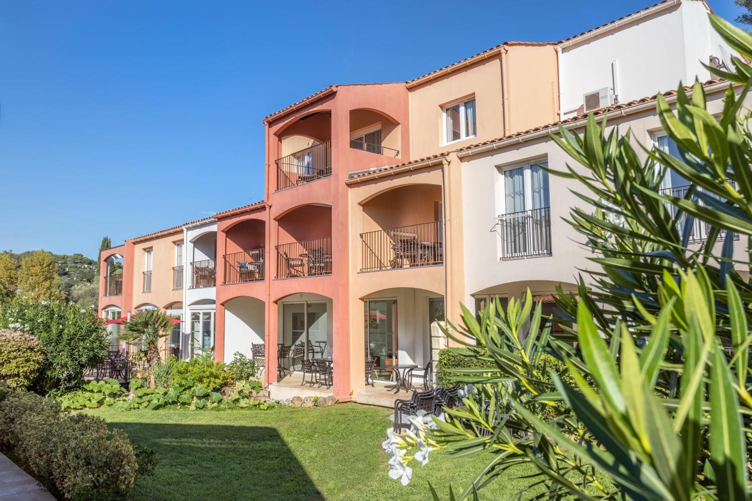 Le Club Mougins, Mougins