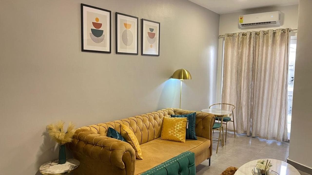 The Moonlight Manor Suite, Accra