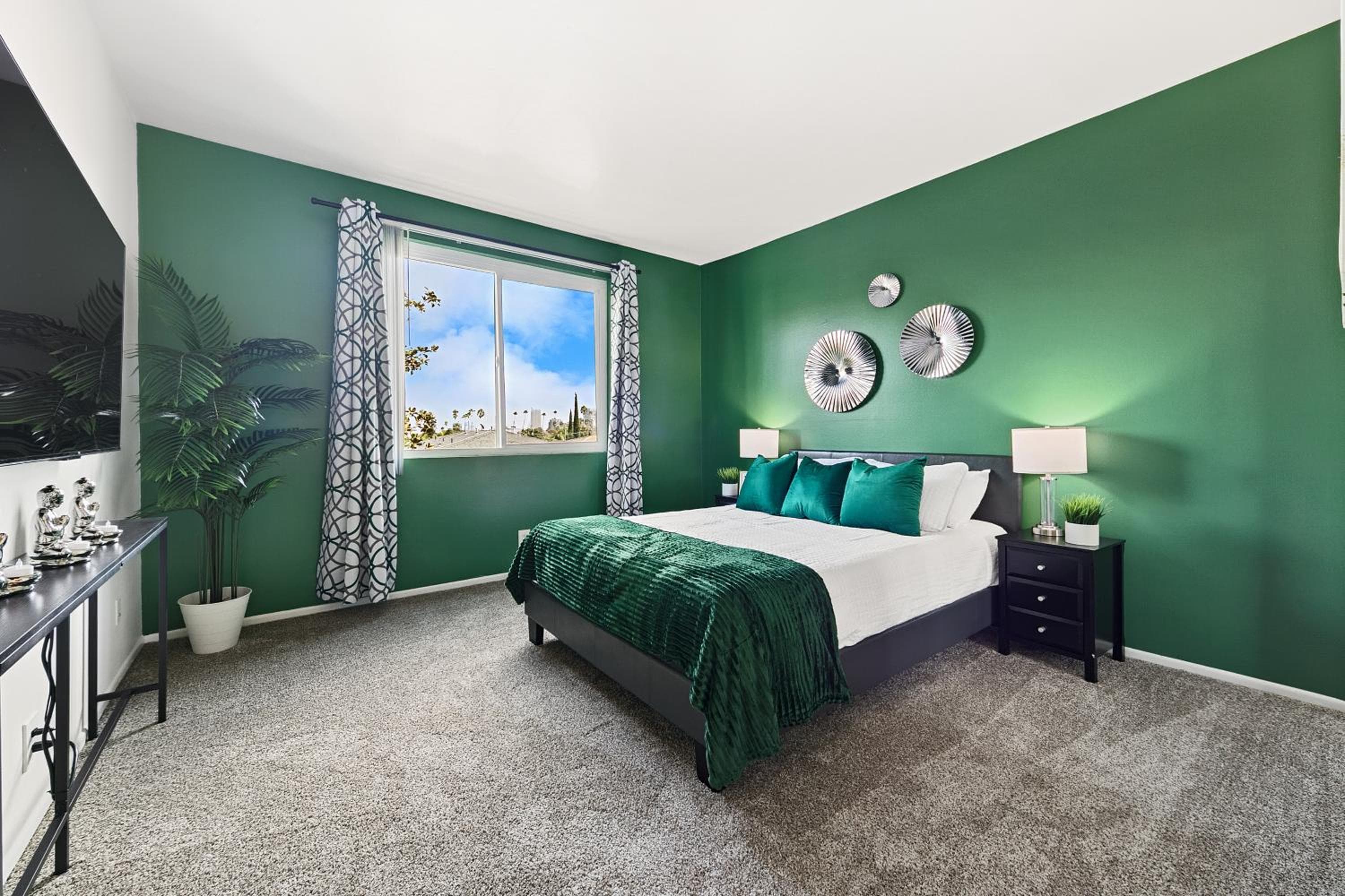 Beverly Hills Glamour Oasis 2 BR Apt with Parking 304, Los Angeles, photo 3