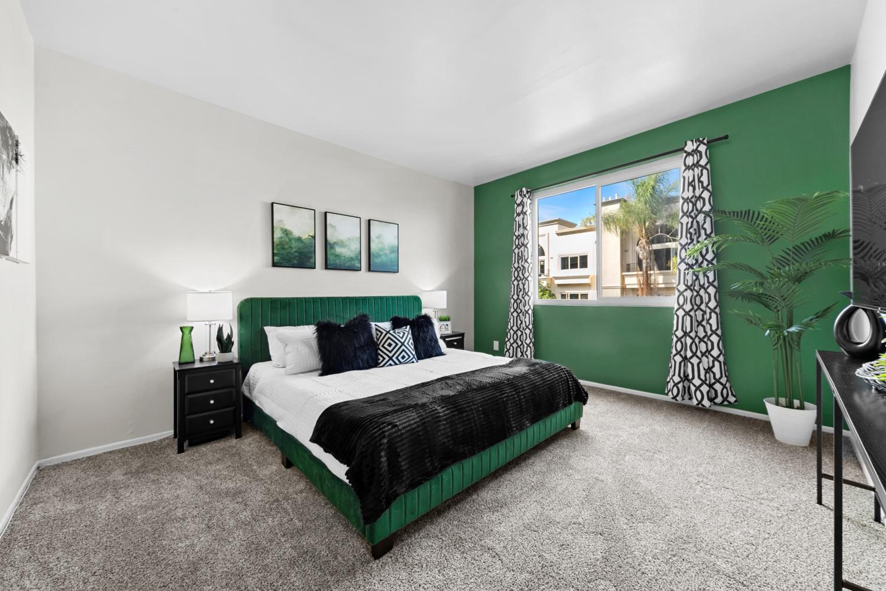 Beverly Hills Glamour Oasis 2 BR Apt with Parking 304, Los Angeles, photo 6