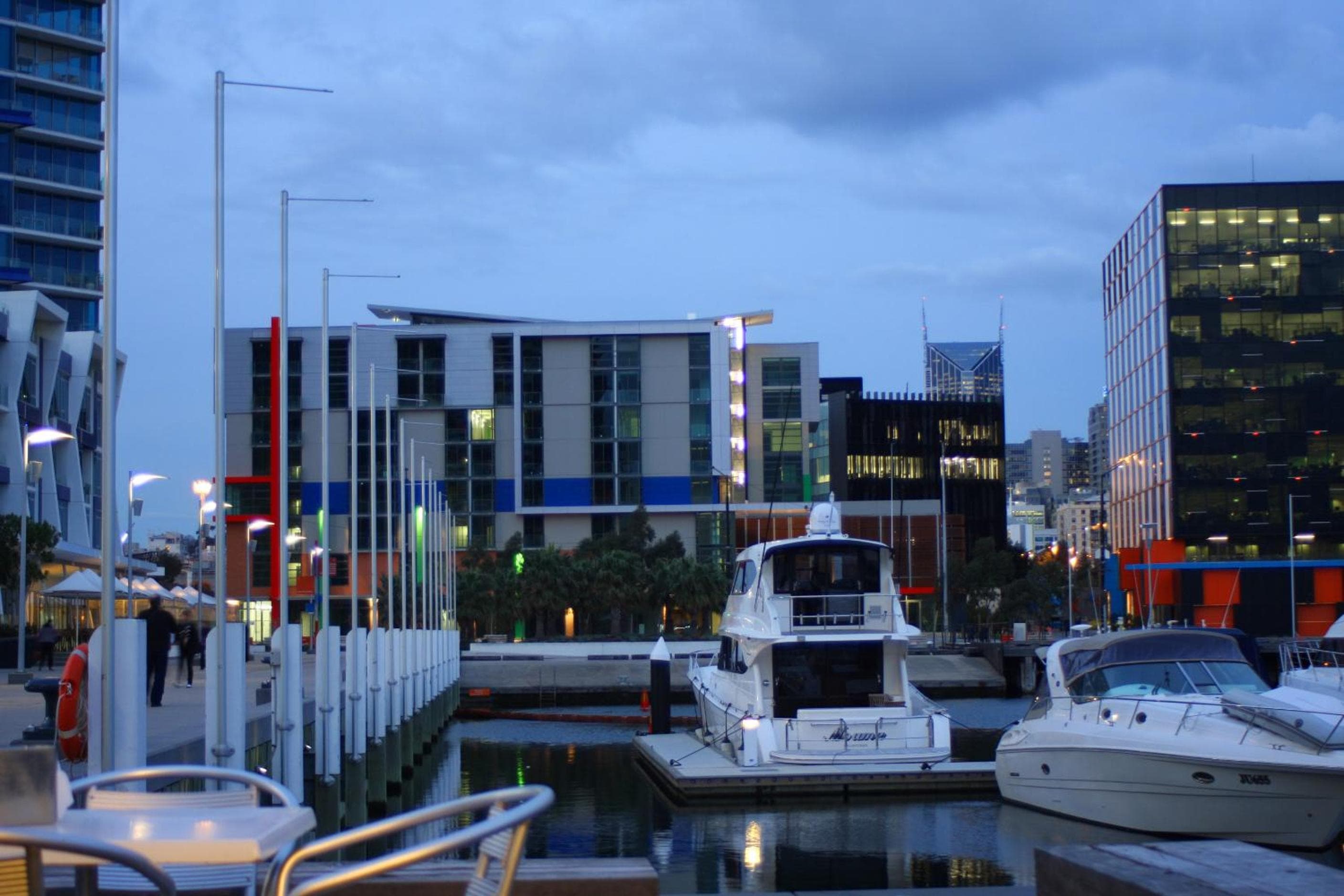 Docklands Private Collection - City Harbour Apartments, Melbourne