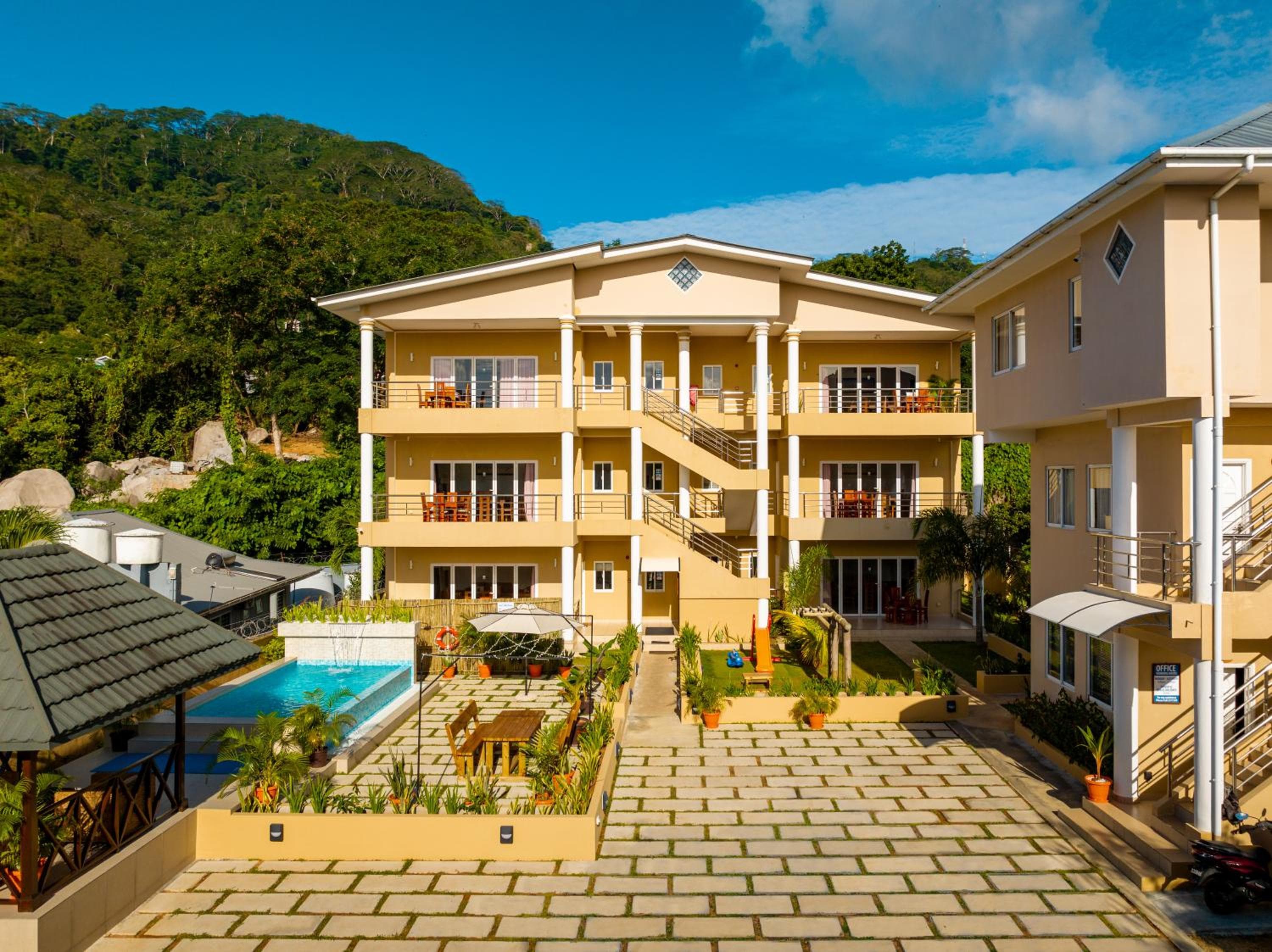 Tropical Hideaway, Beau Vallon