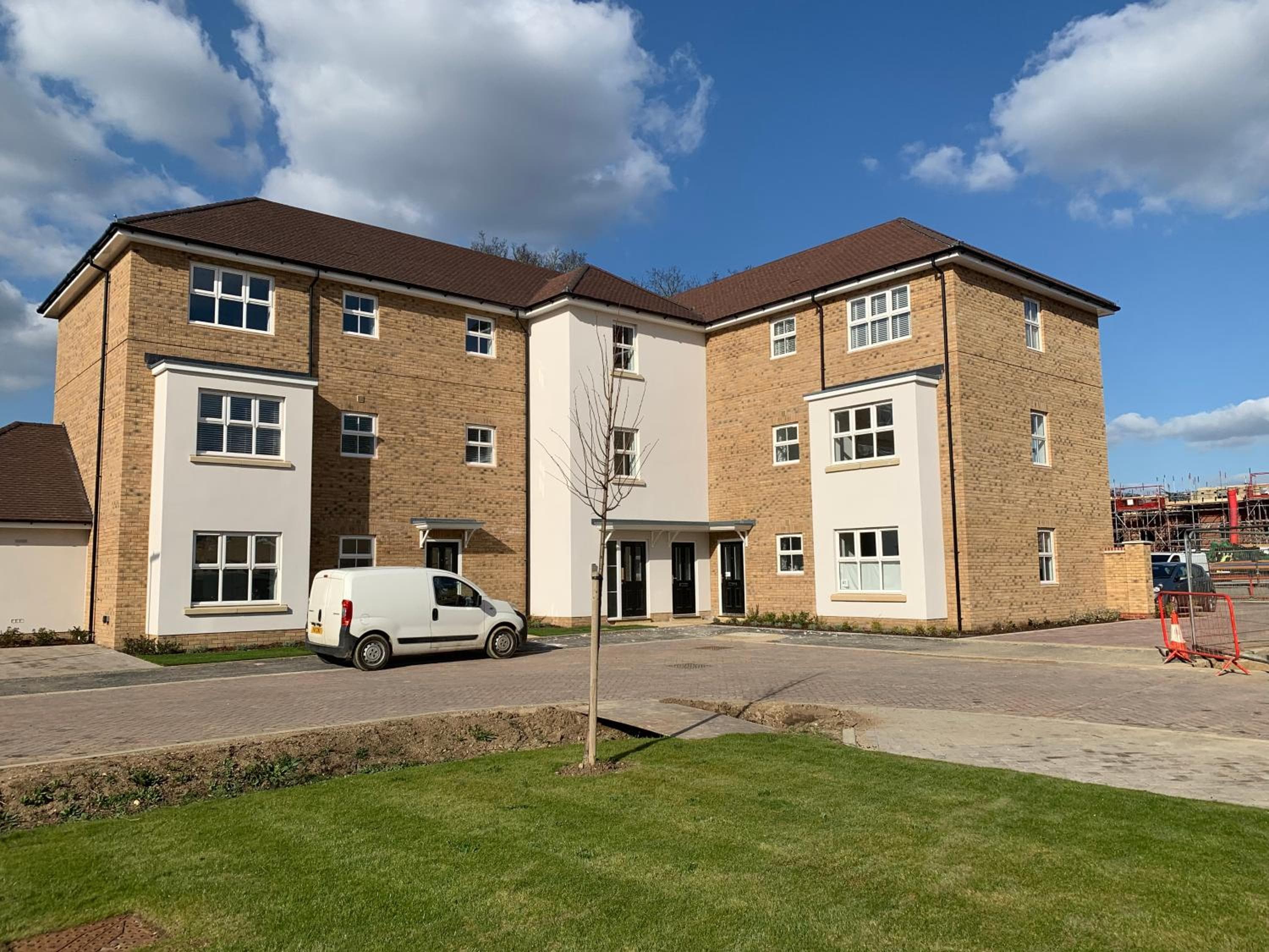 One Bedroom Peterborough Apartment Contractor Locum Staff welcome close to town Center city healthcare Center and train station Parking available on reques, Peterborough