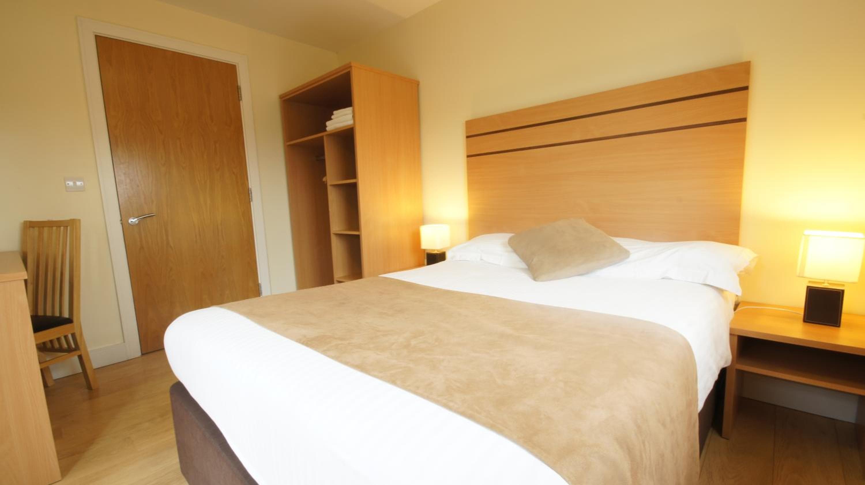 Lodge Drive Serviced Apartments, Enfield, photo 2