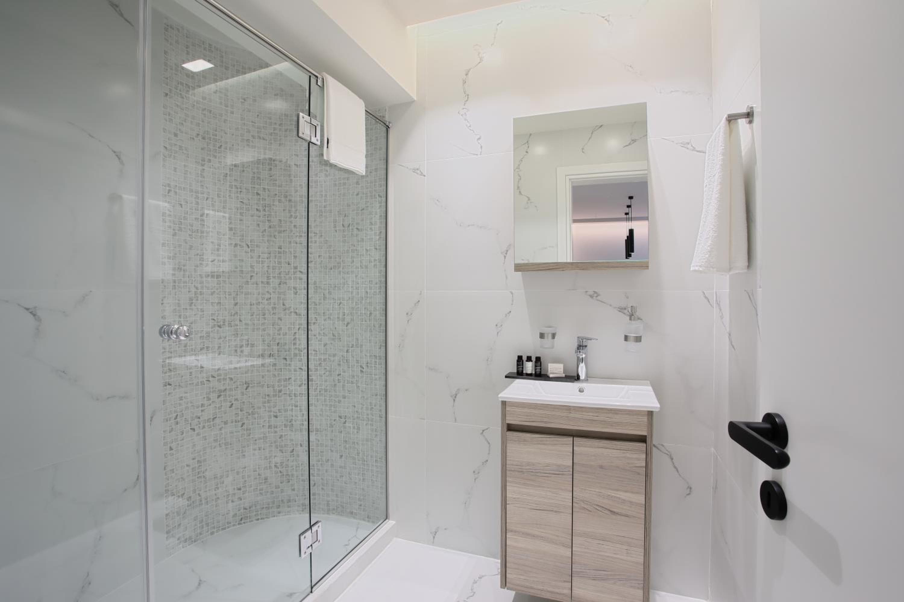 Bathroom at Hestia - Romvis 9