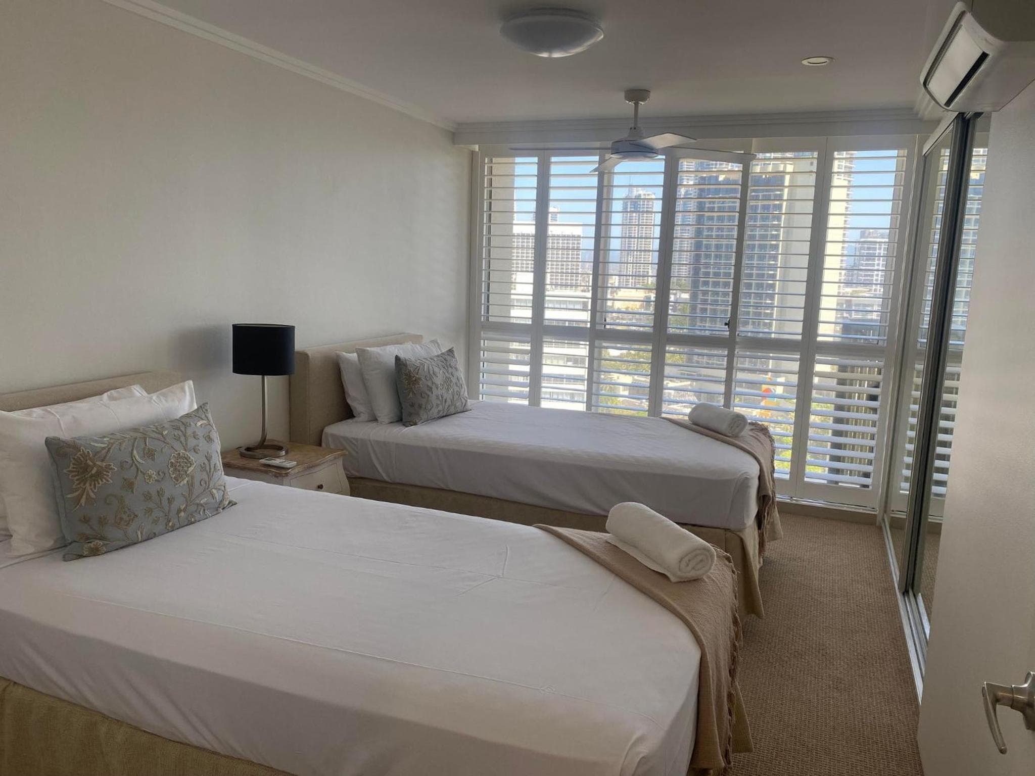 Hi Surf Beachfront Resort Apartments OFFICIAL SITE, Gold Coast, photo 2