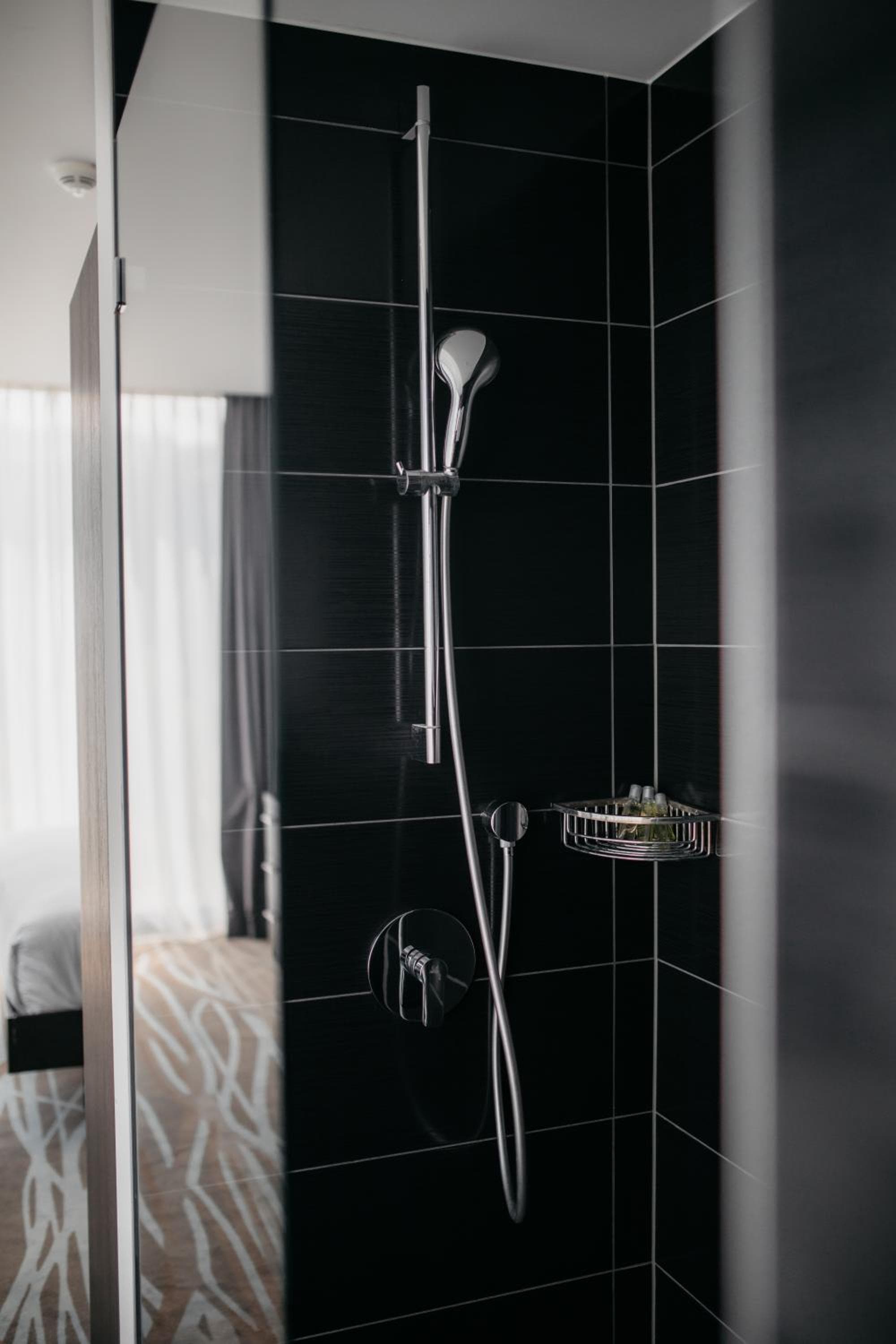 IIP Apartments - Self Check-In, Spreitenbach, photo 4
