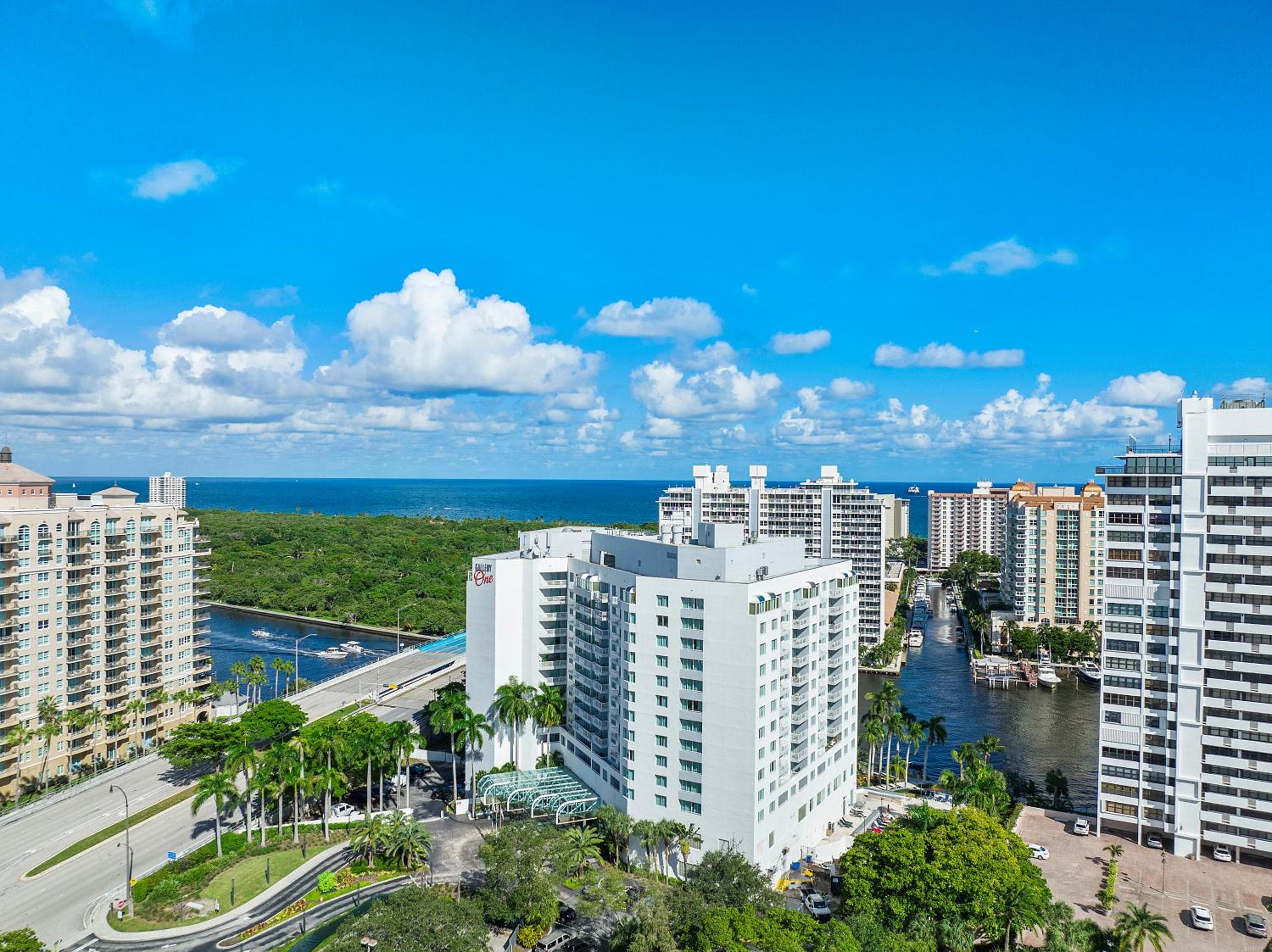 Avi Lux Stay, Fort Lauderdale