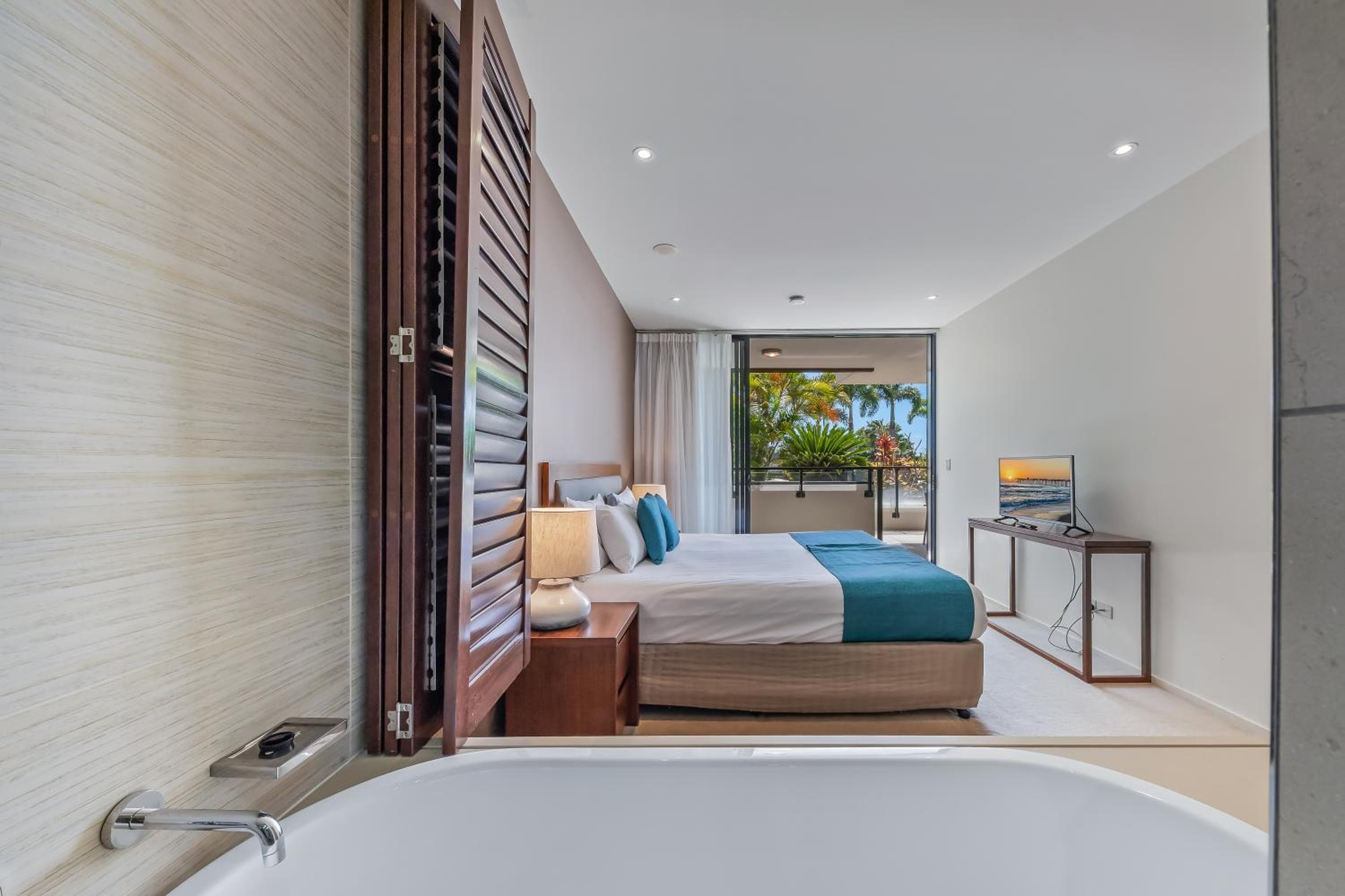 Mirage Whitsundays, Airlie Beach, photo 4