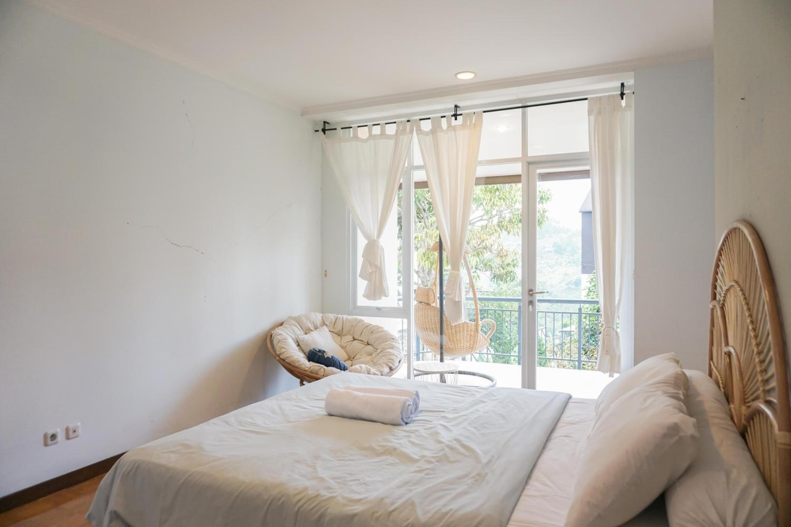 Over Easy Apartment, Bandung, photo 4