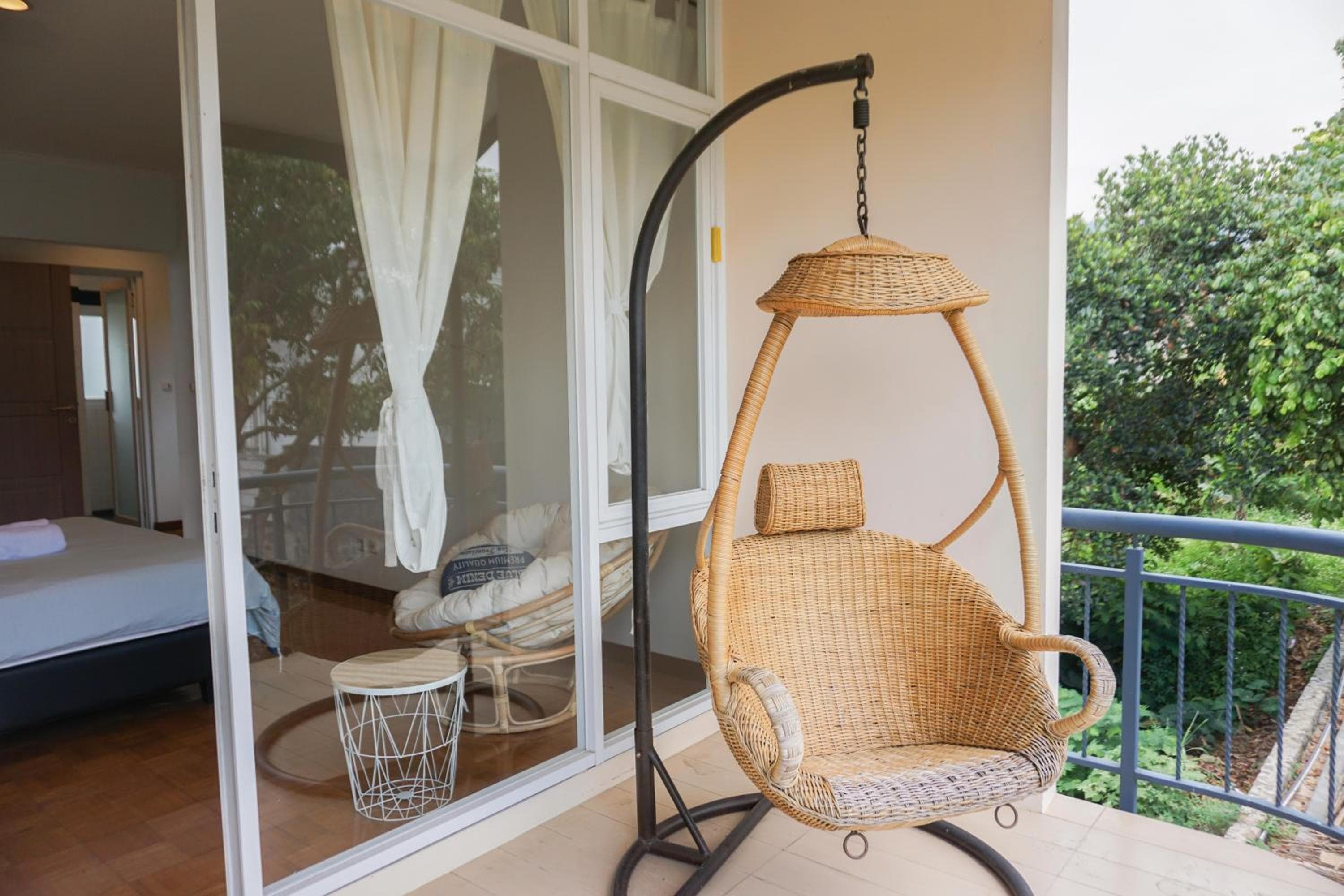 Over Easy Apartment, Bandung, photo 6