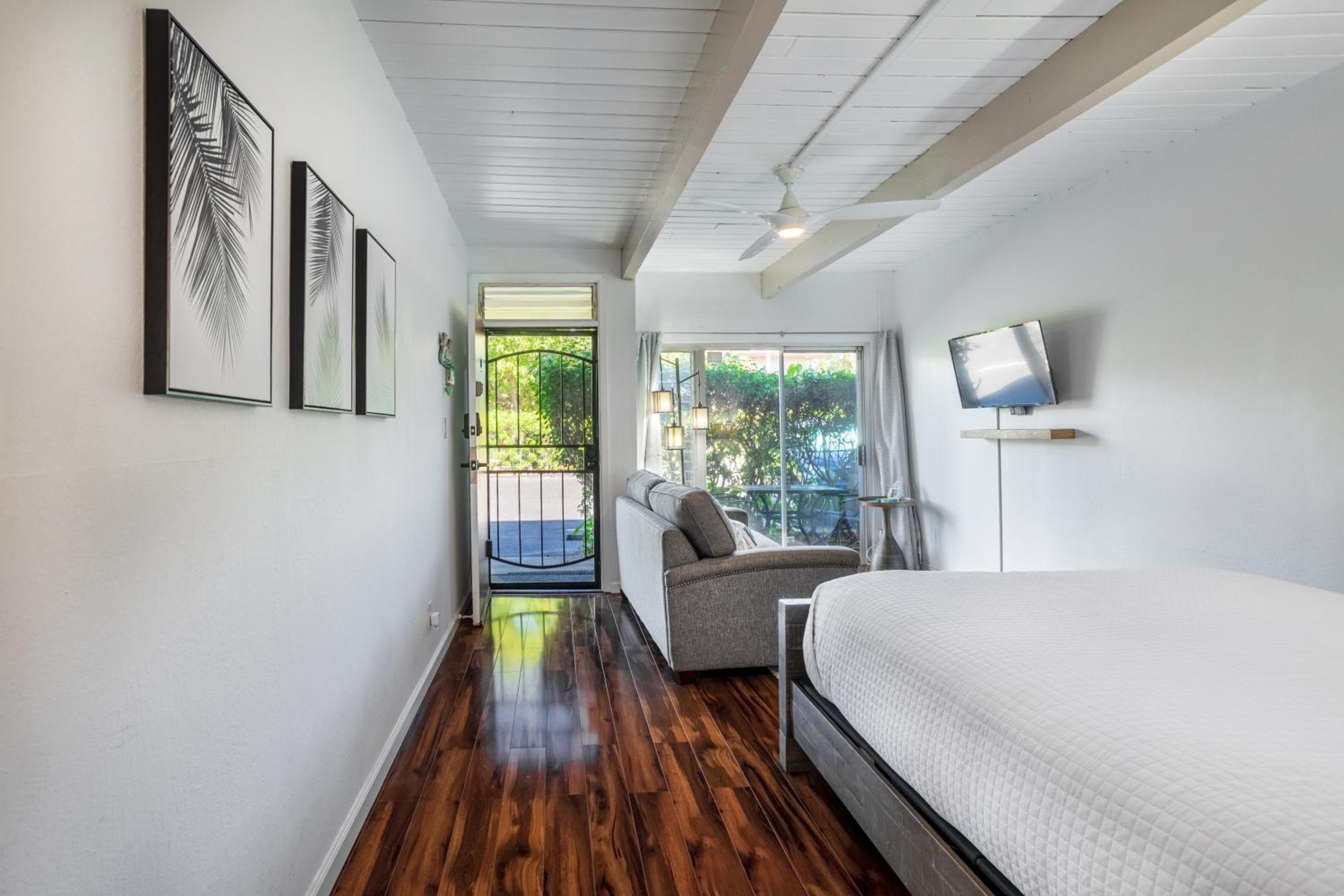 Kihei Escape | Walk to Beach, Pool & Hot Tub, Kihei, photo 4