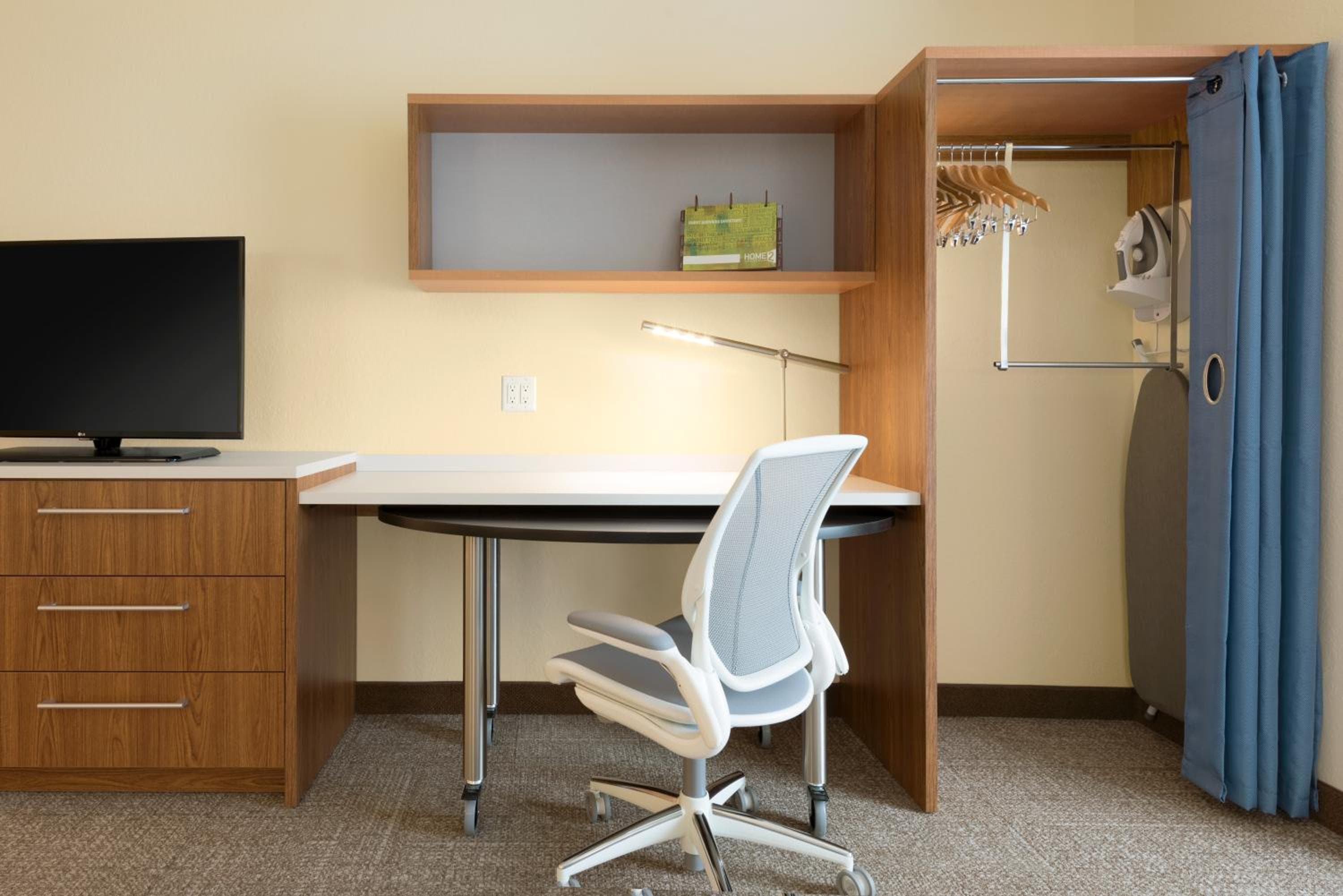 Home2 Suites by Hilton Fargo, Fargo, photo 2