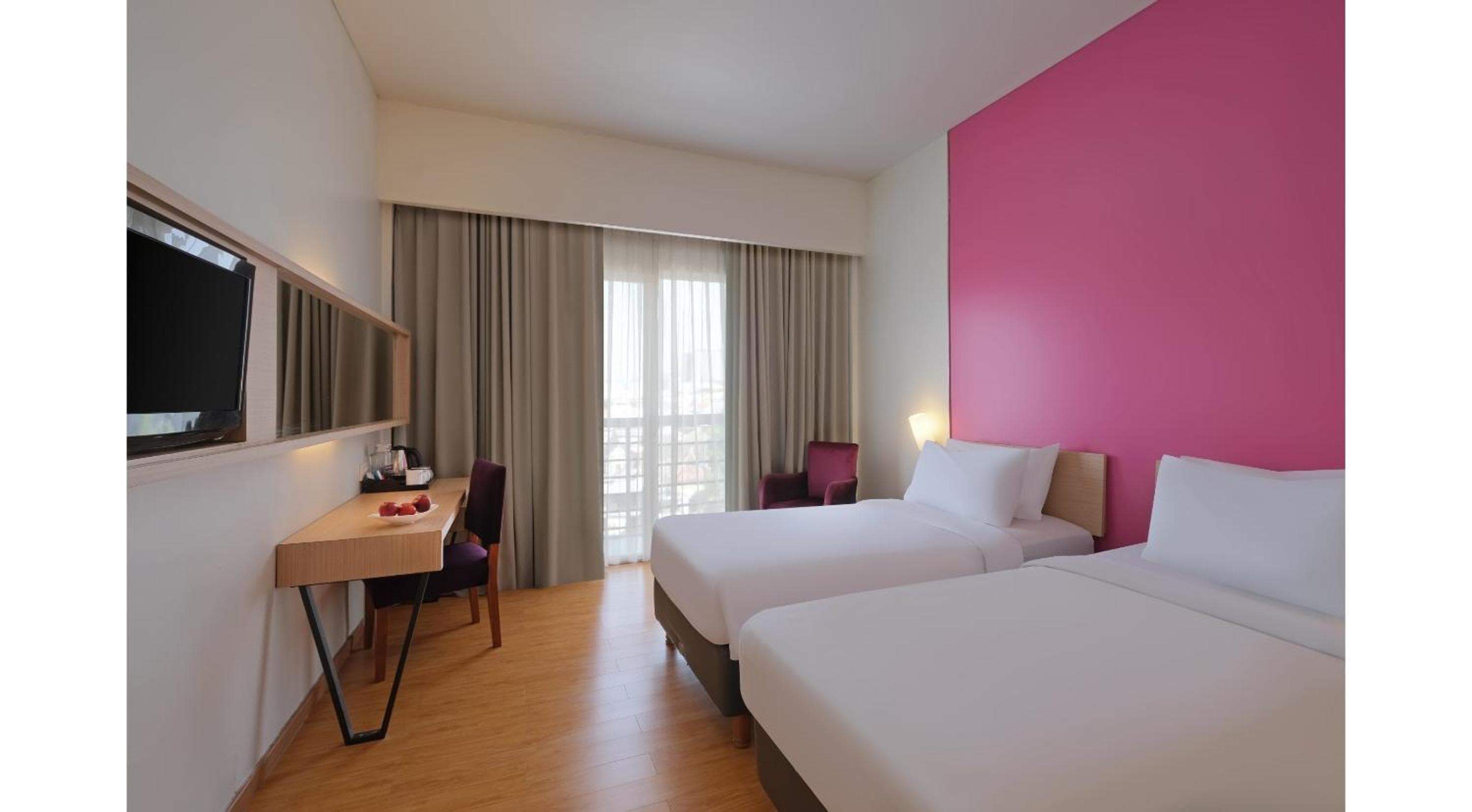 Quest Hotel Simpang Lima - Semarang by ASTON, Semarang, photo 3