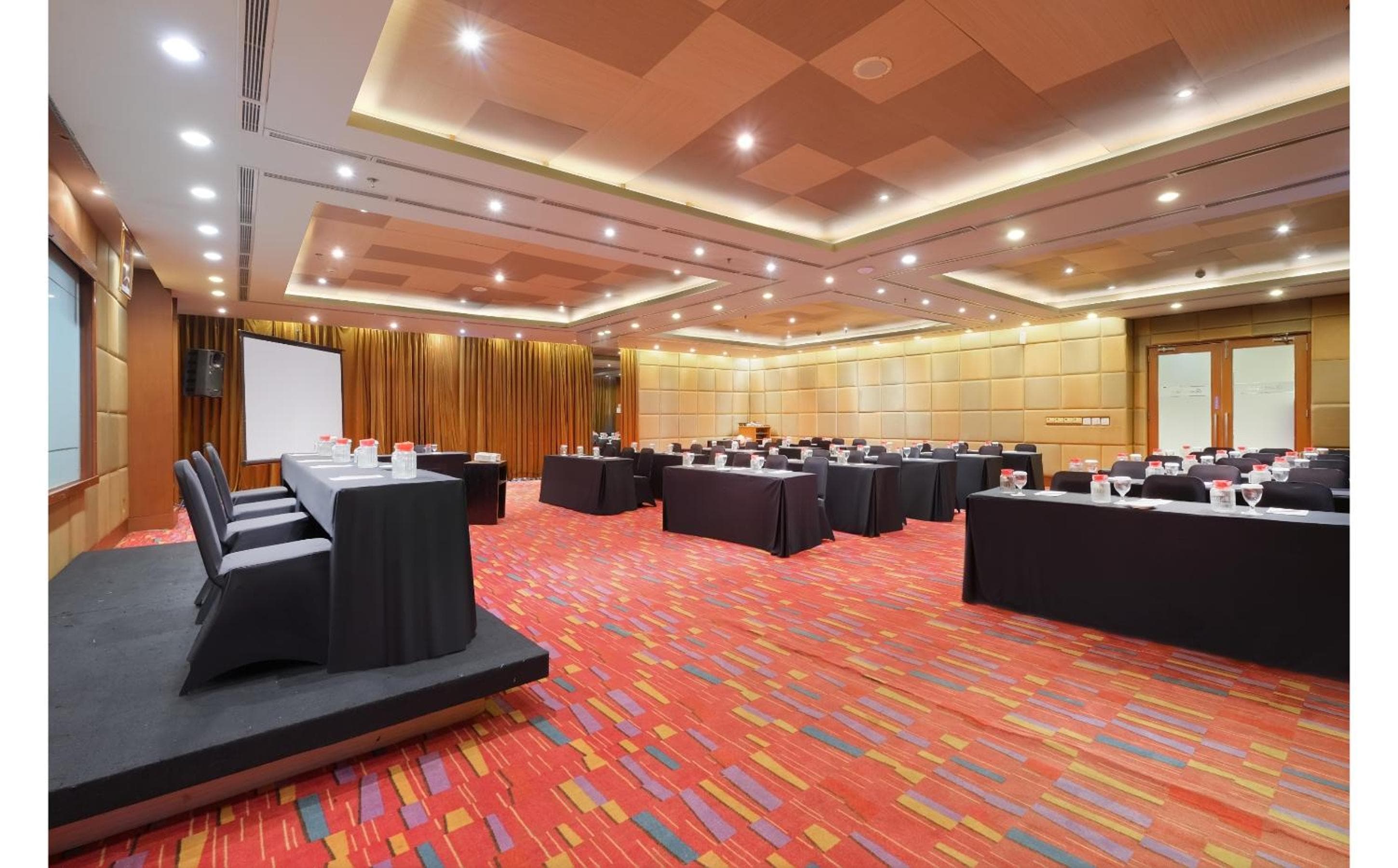 Quest Hotel Simpang Lima - Semarang by ASTON, Semarang, photo 5