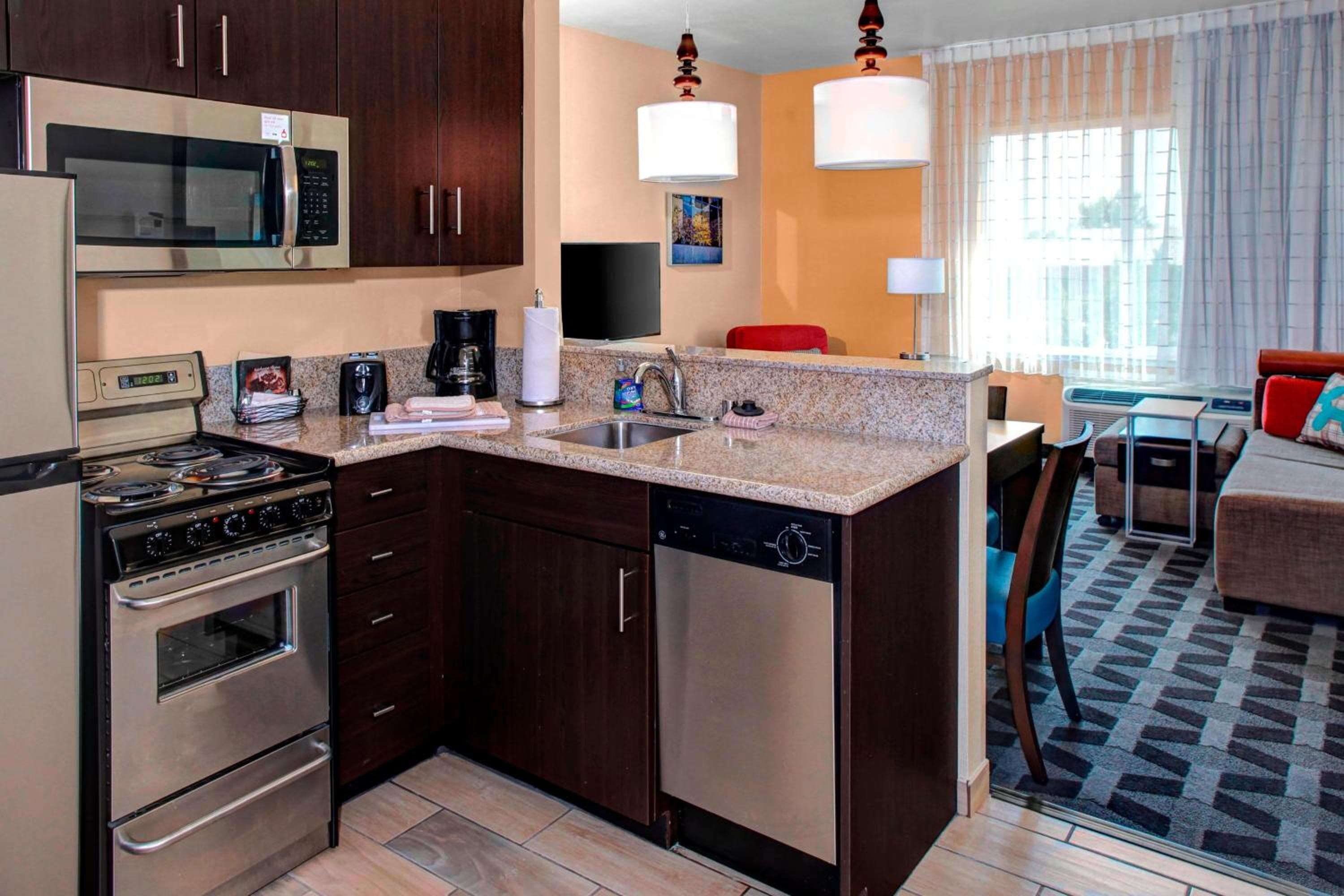 TownePlace Suites by Marriott Bakersfield West, Bakersfield, photo 5