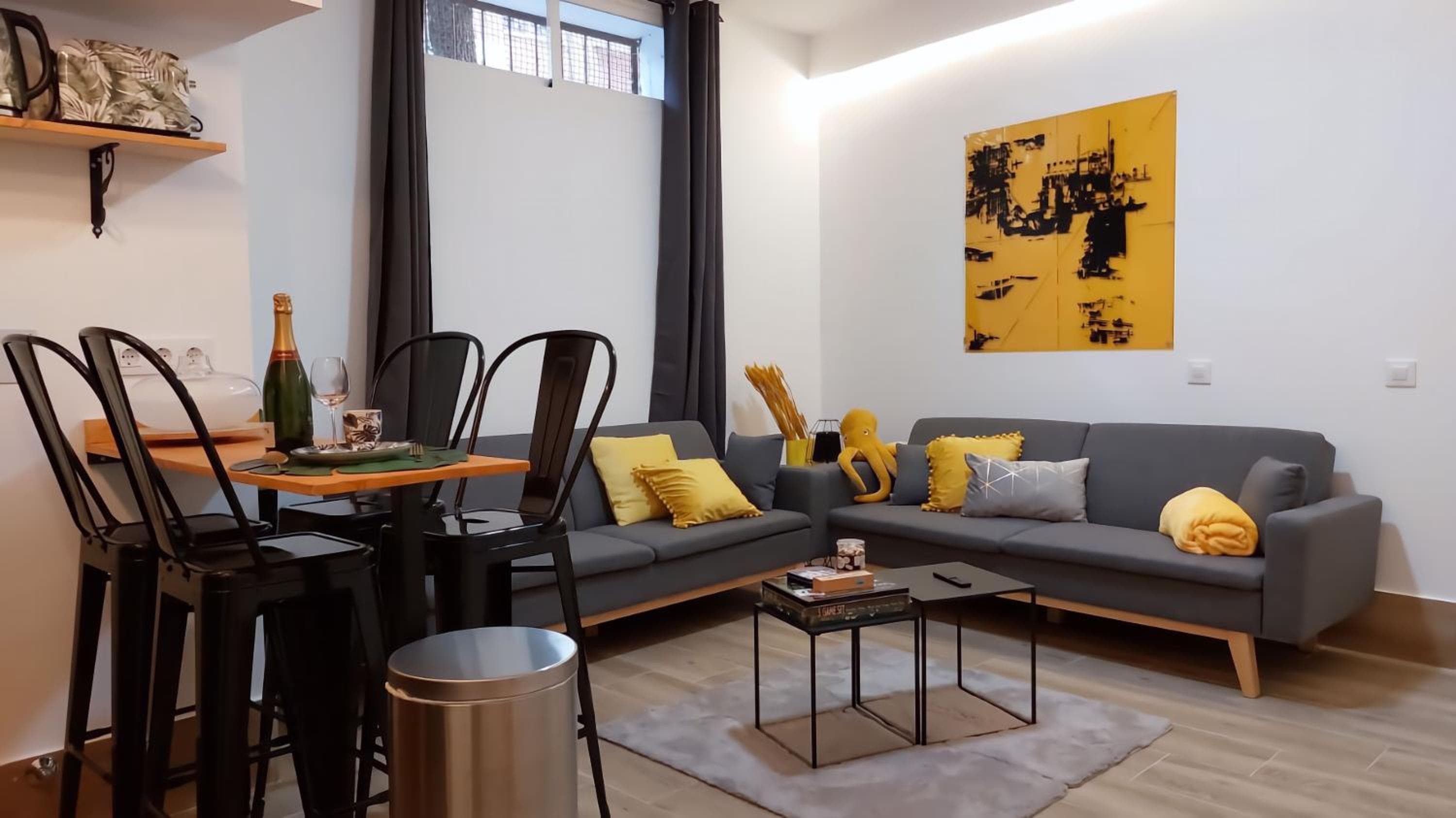 Apartamento completo distancia 350m Chamartin aparthotelmadridea, Madrid