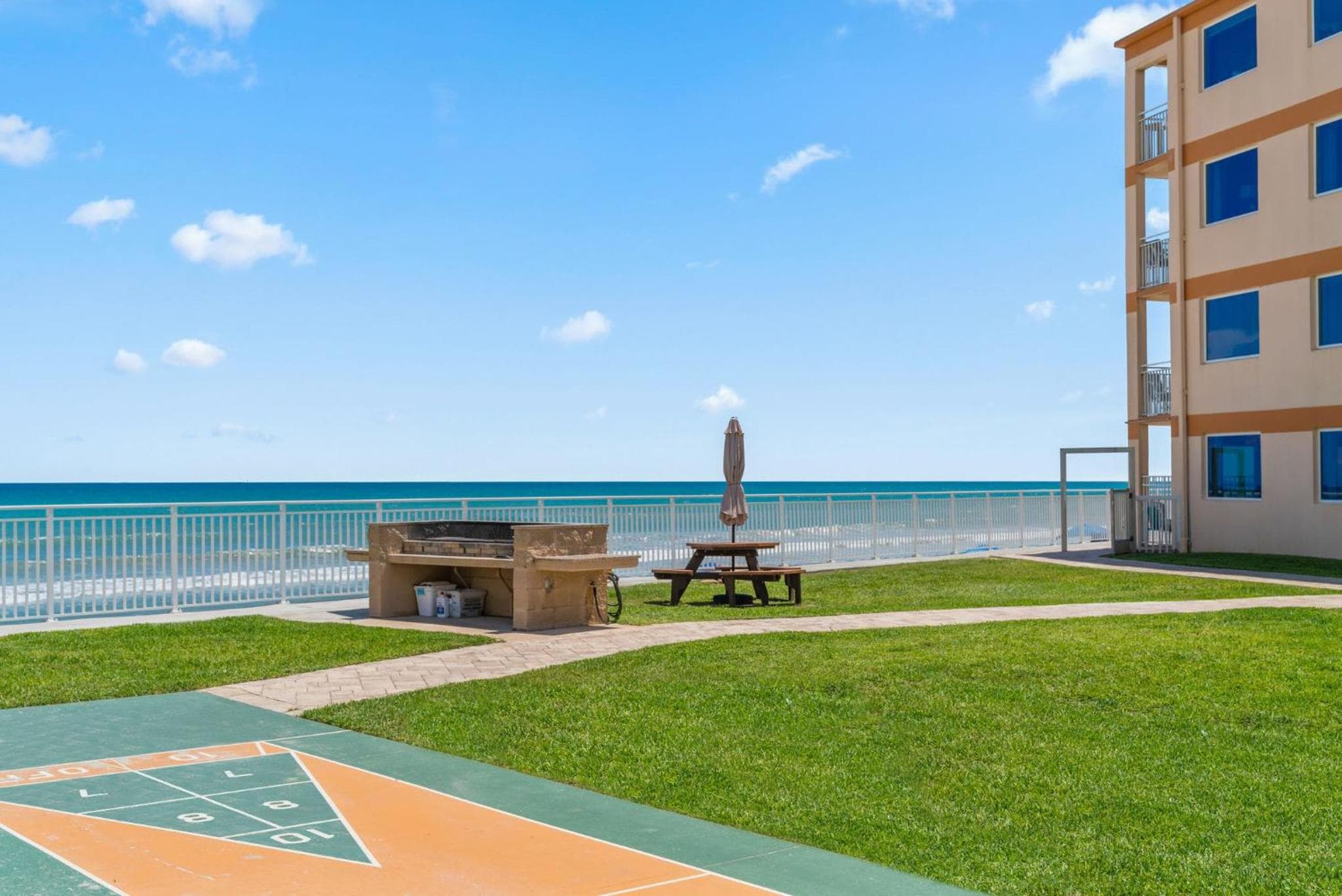 Paradise Beach Club - Oceanfront and Penthouse, Satellite Beach, photo 4