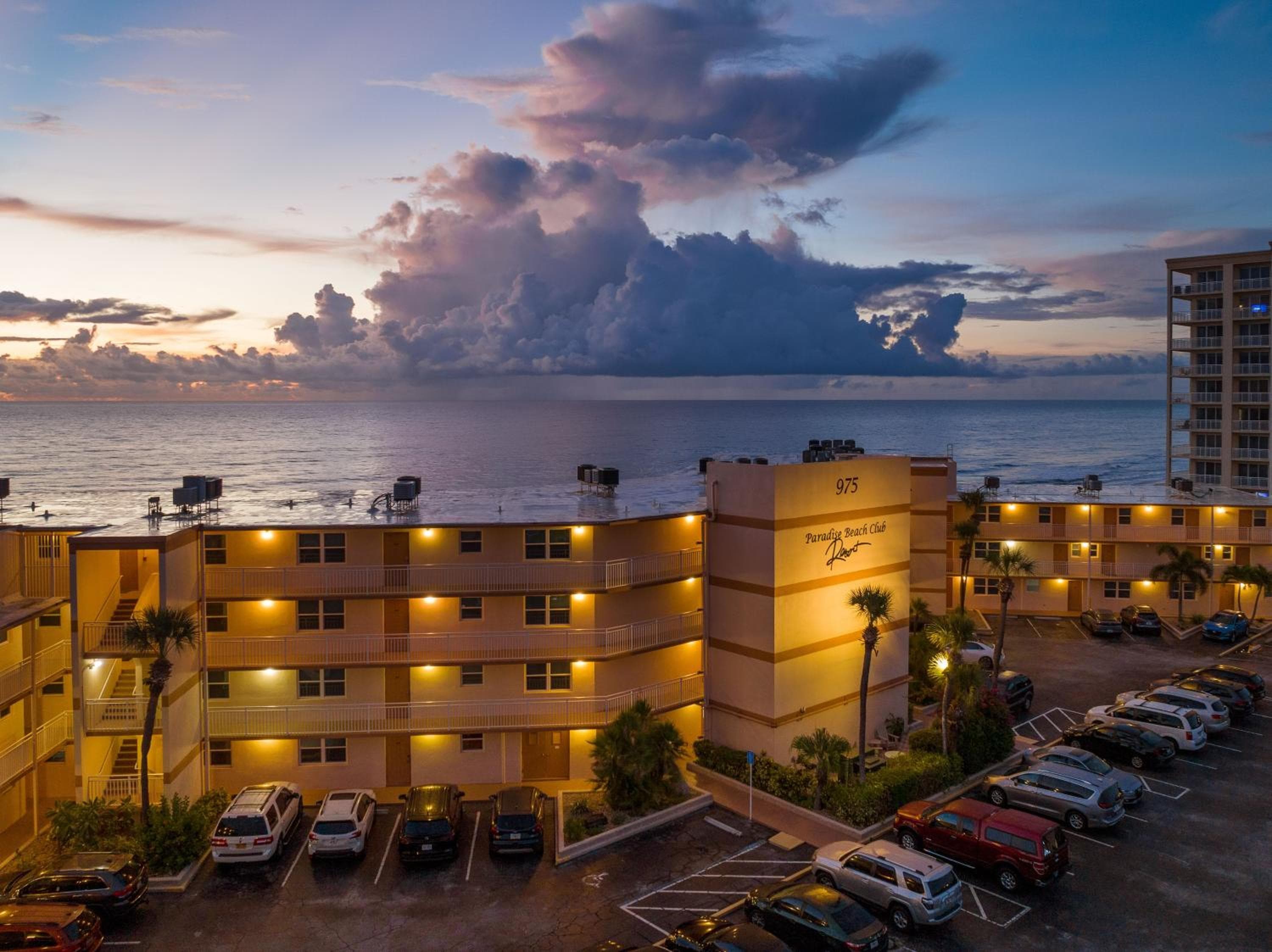 Paradise Beach Club - Oceanfront and Penthouse, Satellite Beach, photo 3
