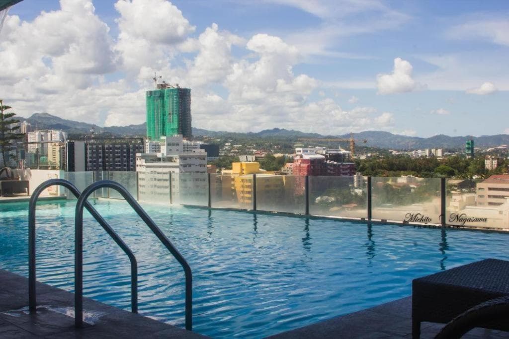 Mabolo garden flat a9 Rooftop Pool Shortwalk to Ayala Mall, photo 2