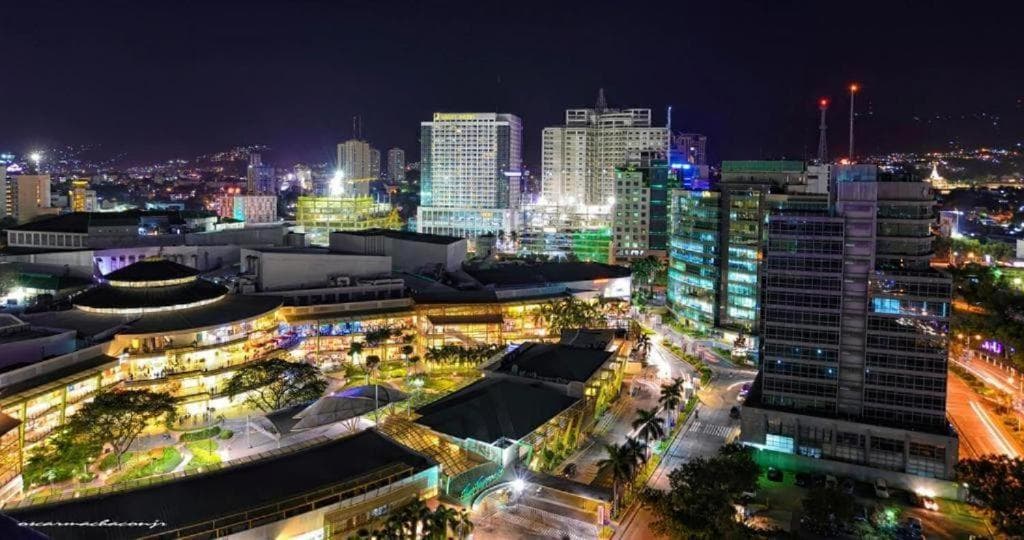 Mabolo garden flat a9 Rooftop Pool Shortwalk to Ayala Mall, photo 1