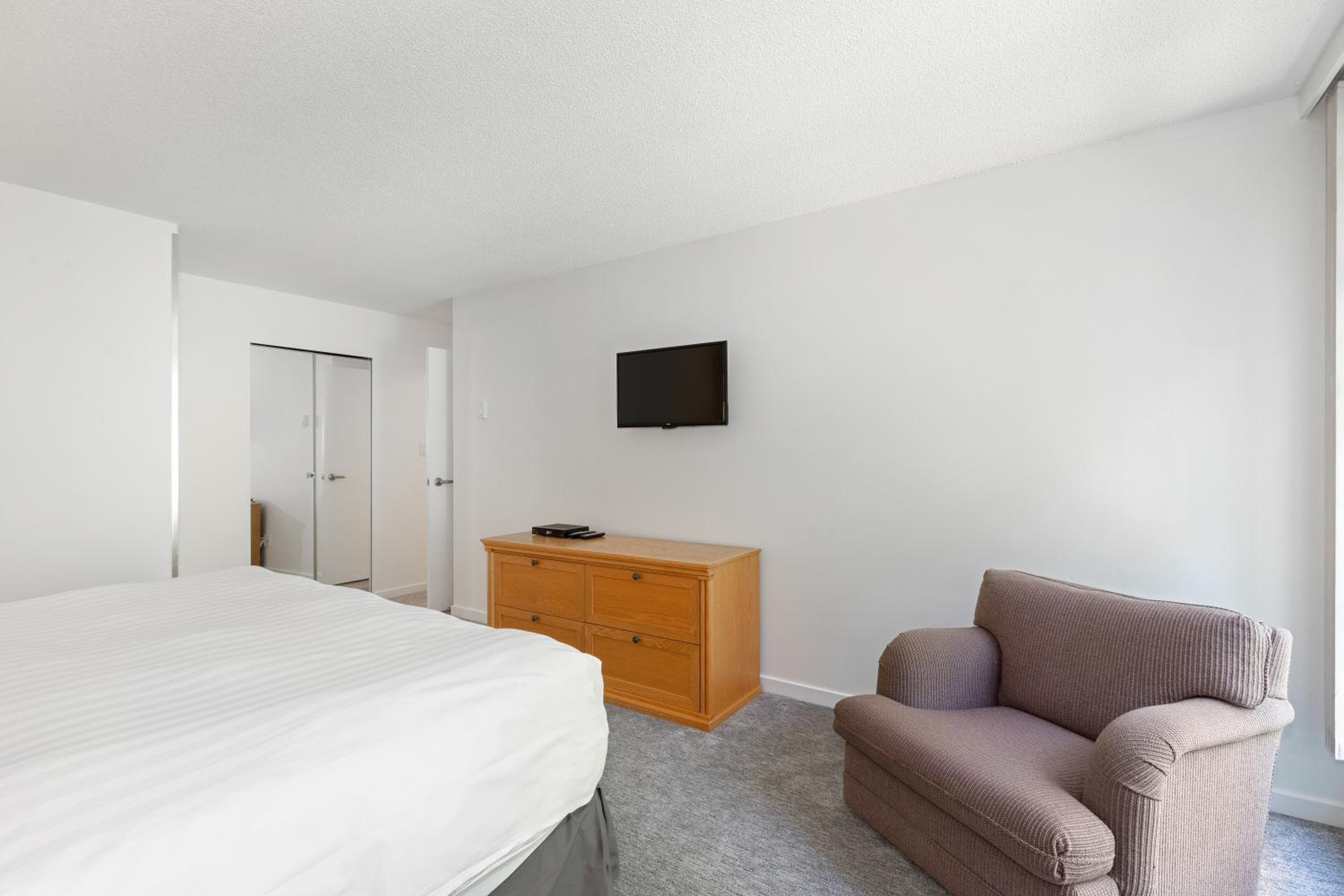 The Woodrun Lodge by Whiski Jack, Whistler, photo 6