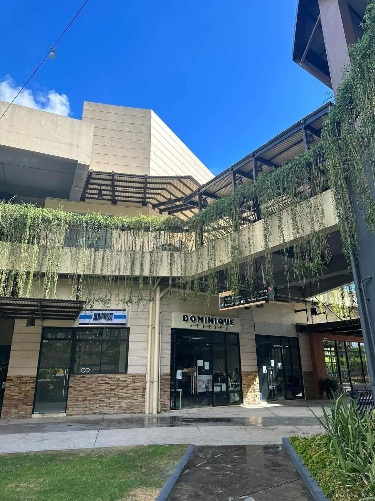 Modern Comfort Your Gateway to Quezon City One Free Parking, Manila