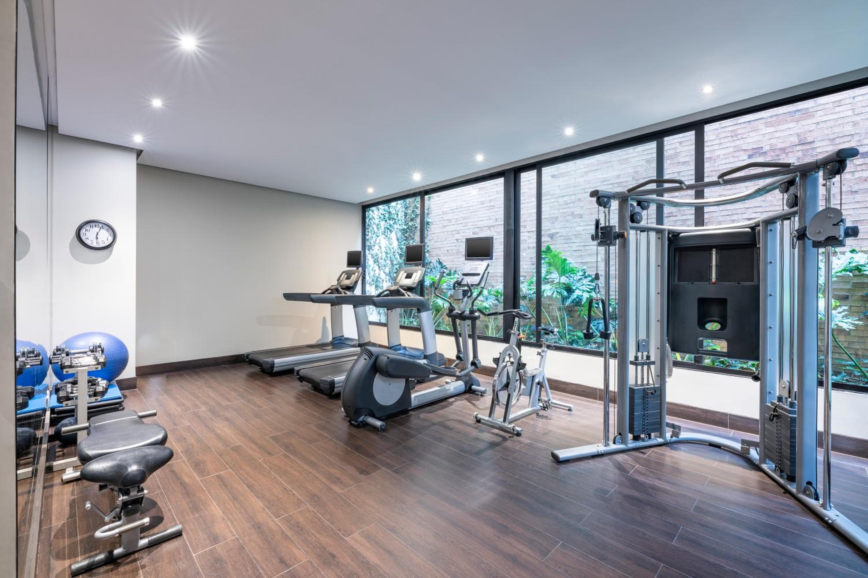 Hotel 93 Luxury Suites by Preferred, Bogotá, photo 5