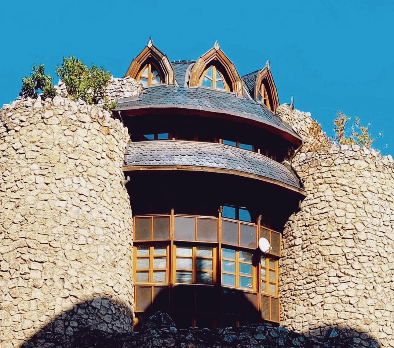 Deluxe Swan Stone Castle Apartment, photo 1