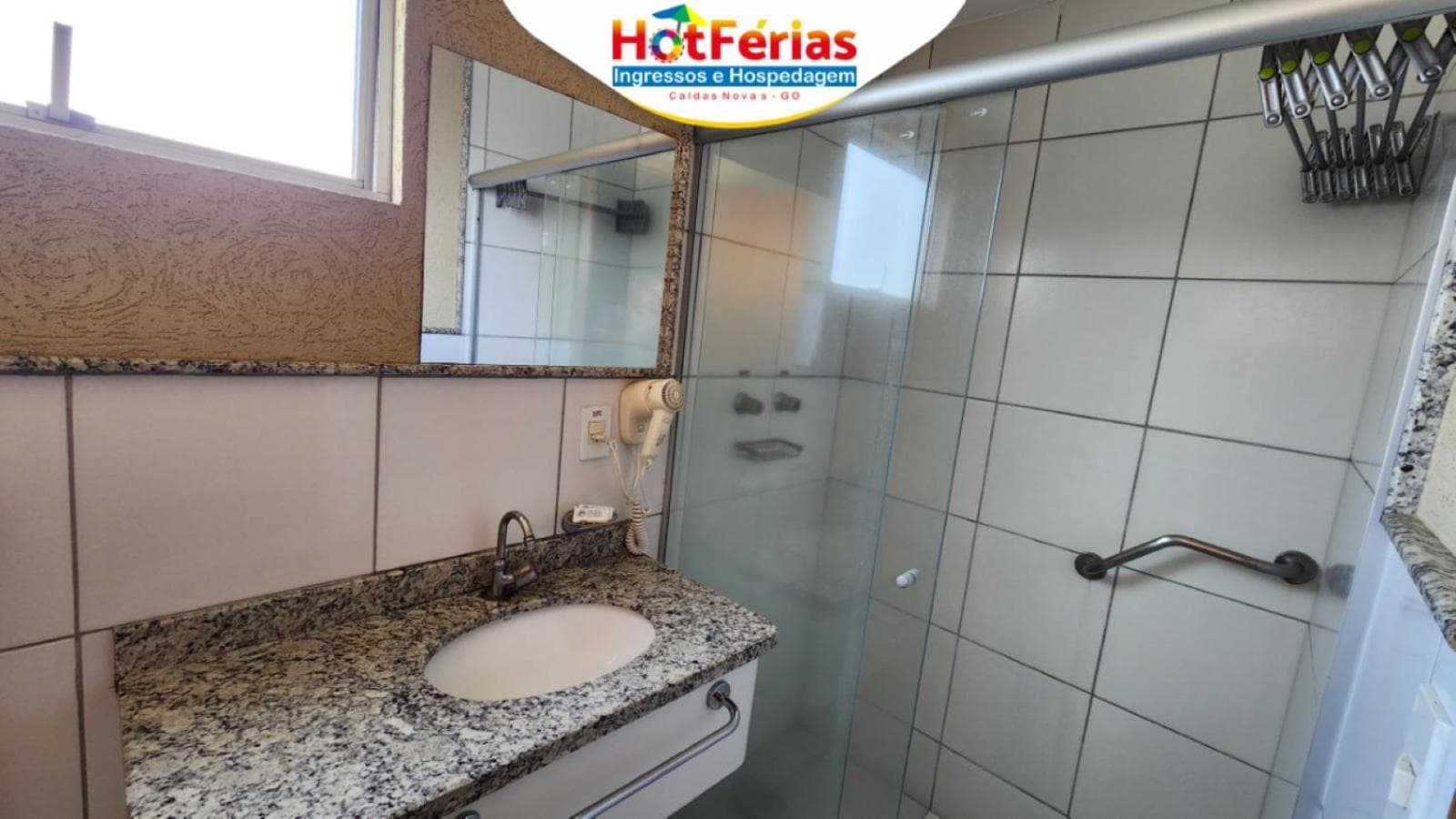 Golden Dolphin GrandHotel - com roupas de cama e banho - Piscinas 24h, próx ao Water Park, Hotel Prive, Boulevard, Riviera - HotFérias, Caldas Novas