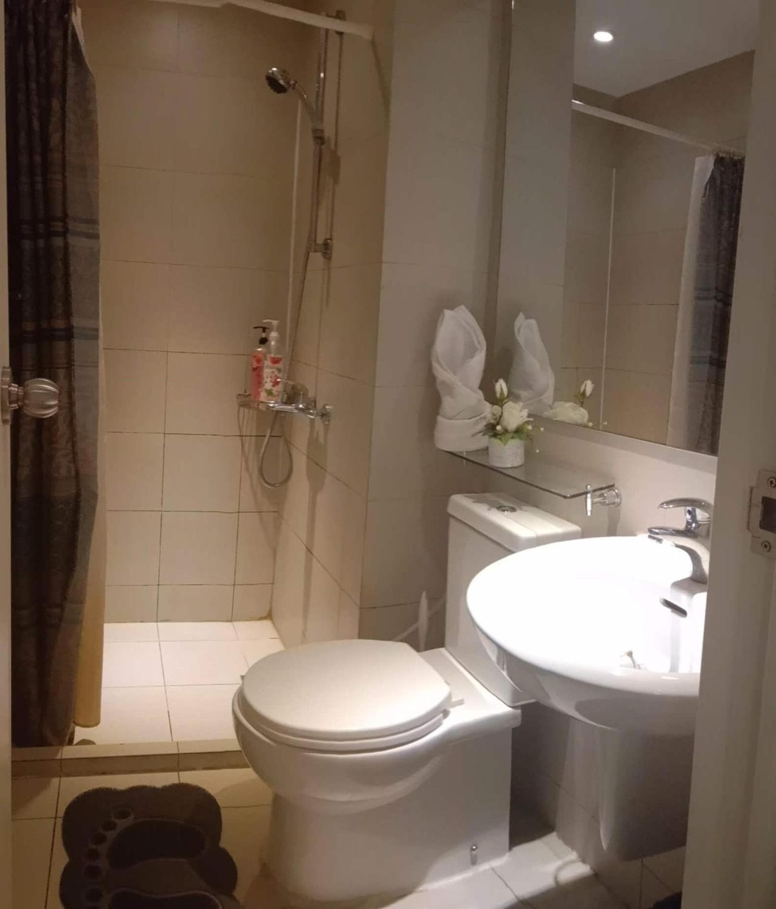 Azure Urban Residence A11 Near Airport and SM Bicutan+ Free wifi, Manila, photo 4