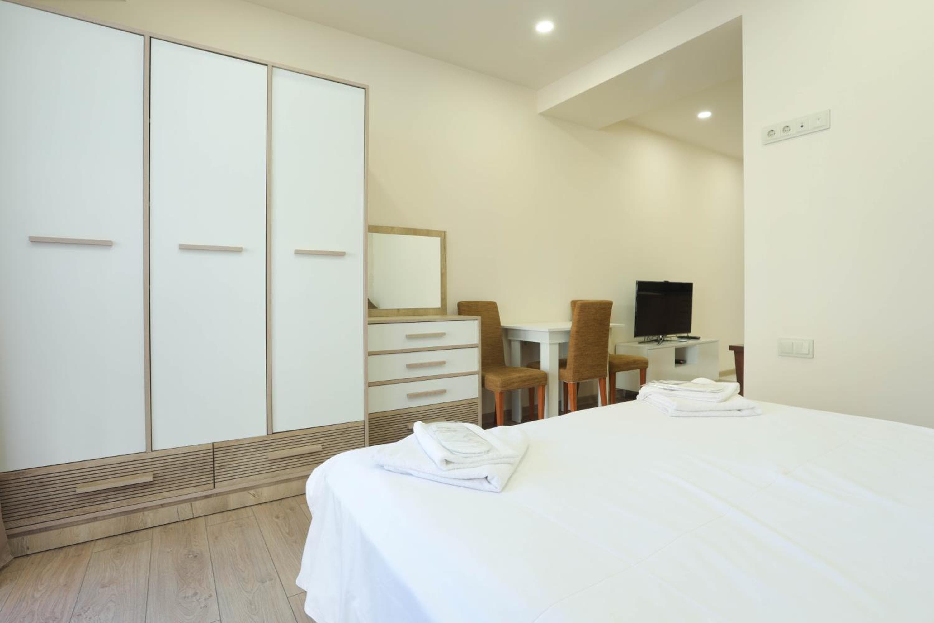 Apartments on Koghbatsi street 16, Yerevan, photo 2
