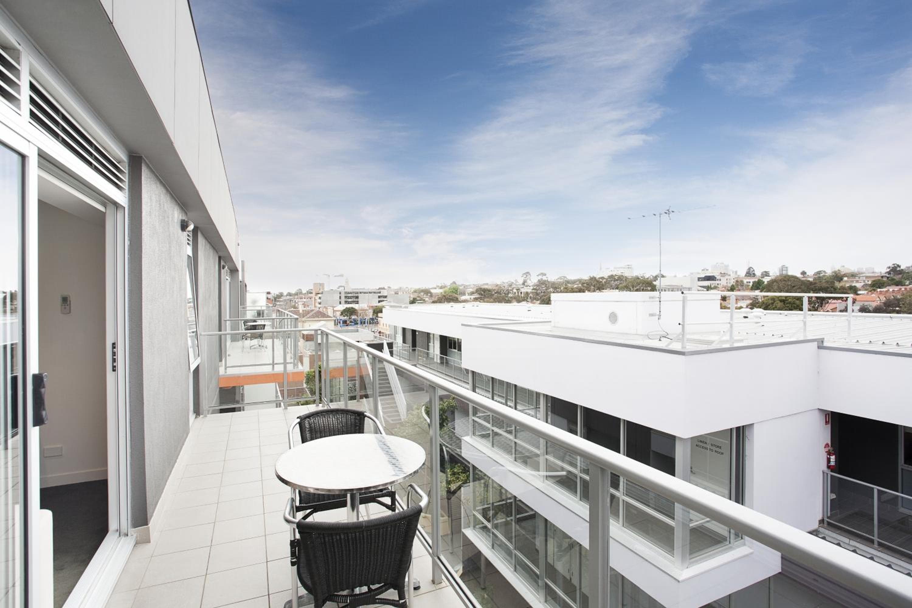 St Kilda Central Apartments, Melbourne, photo 3