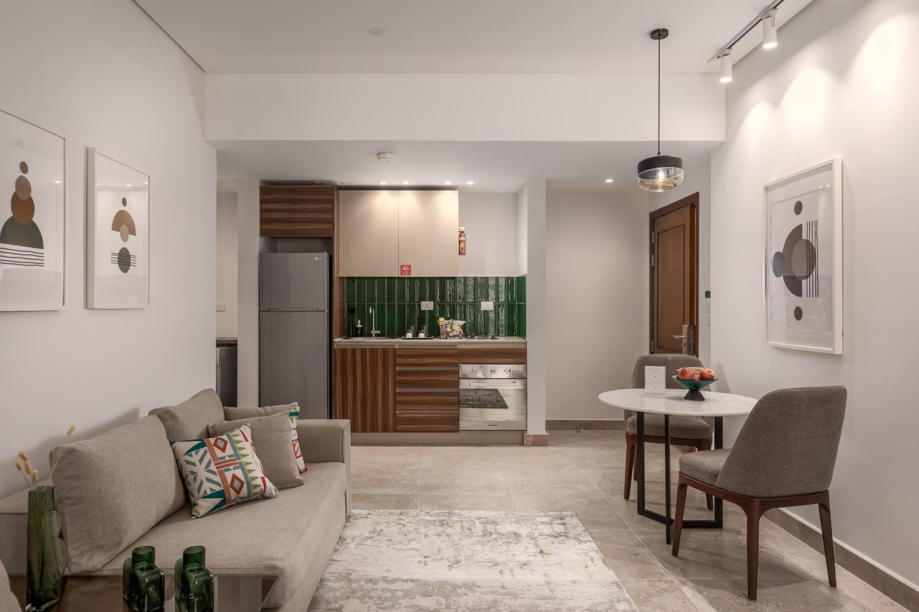 Livingville Nine, Cairo, photo 4
