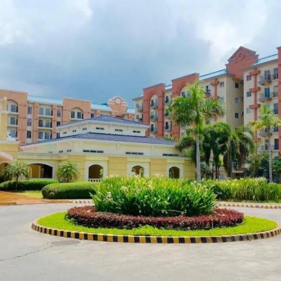 CHATEAU ELYSEE A16 Near Resto And Sm Mall/Airport, Manila