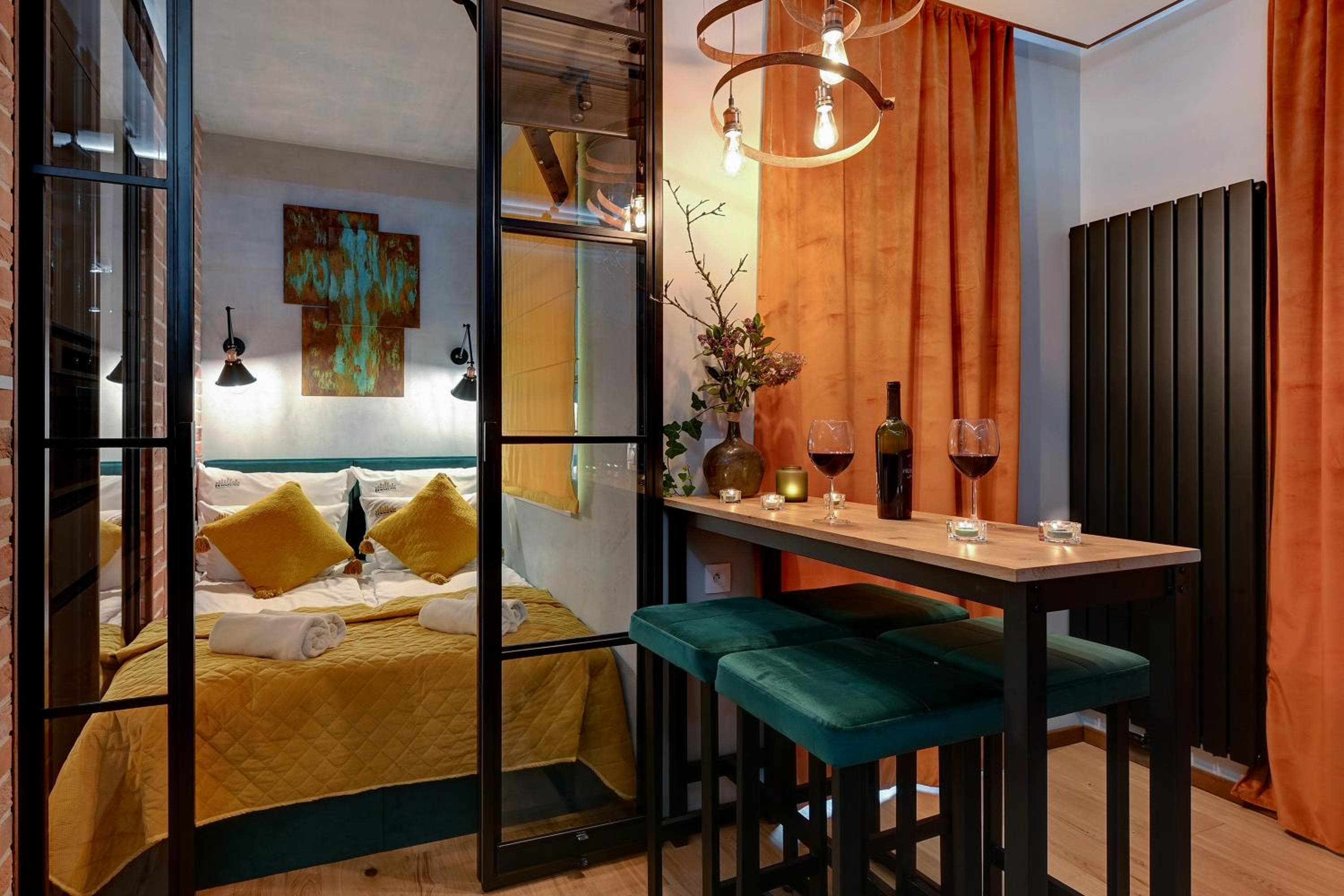 DOKI Living & Foodhall by Downtown Apartments, Gdańsk