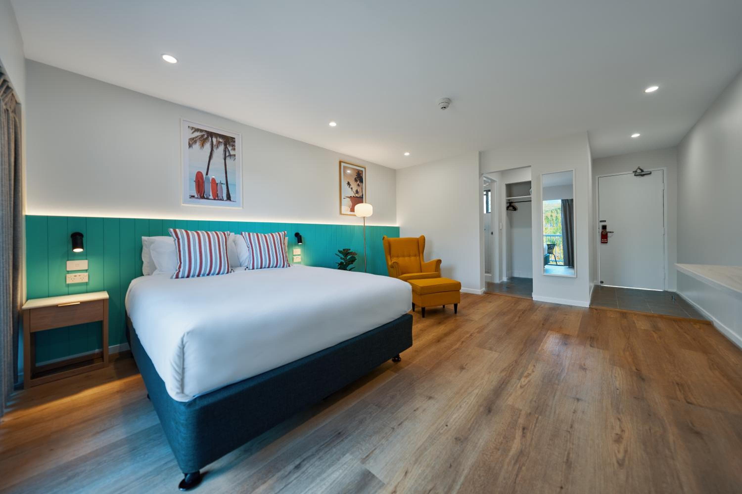 Red Star Palm Beach, Gold Coast, photo 4