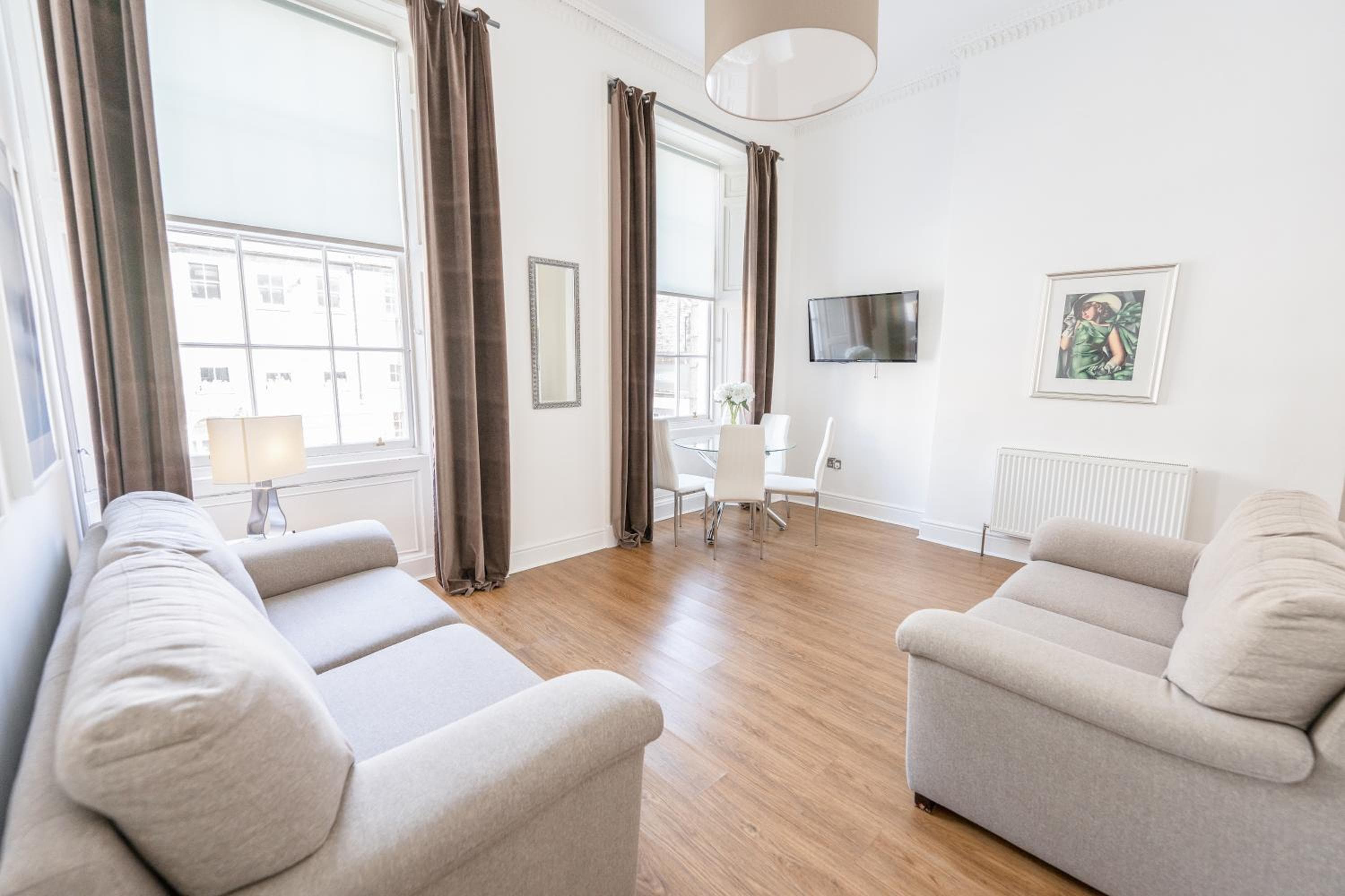 Edinburgh Castle Apartments, Edinburgh, photo 5