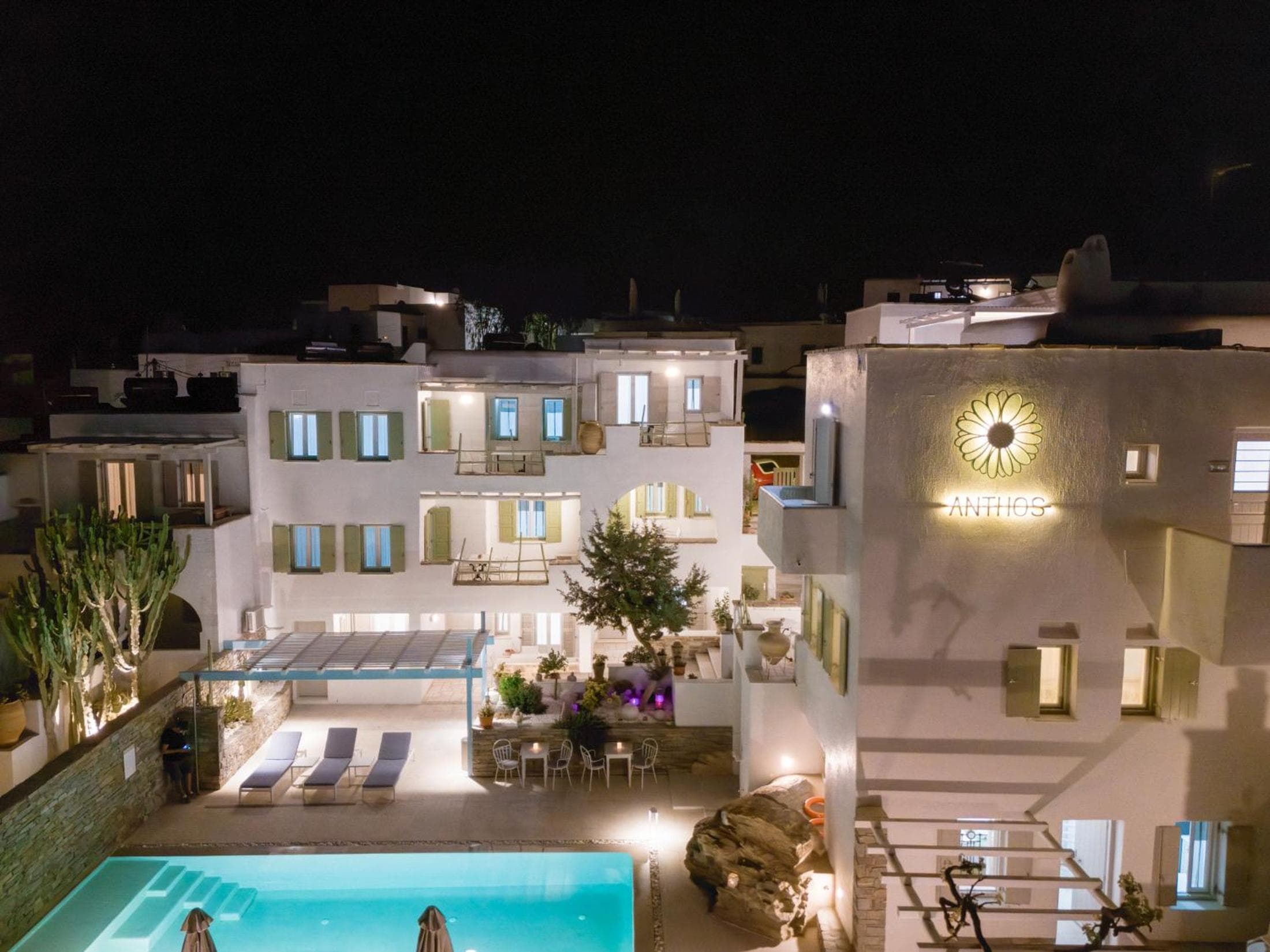 Anthos Apartments, Naousa