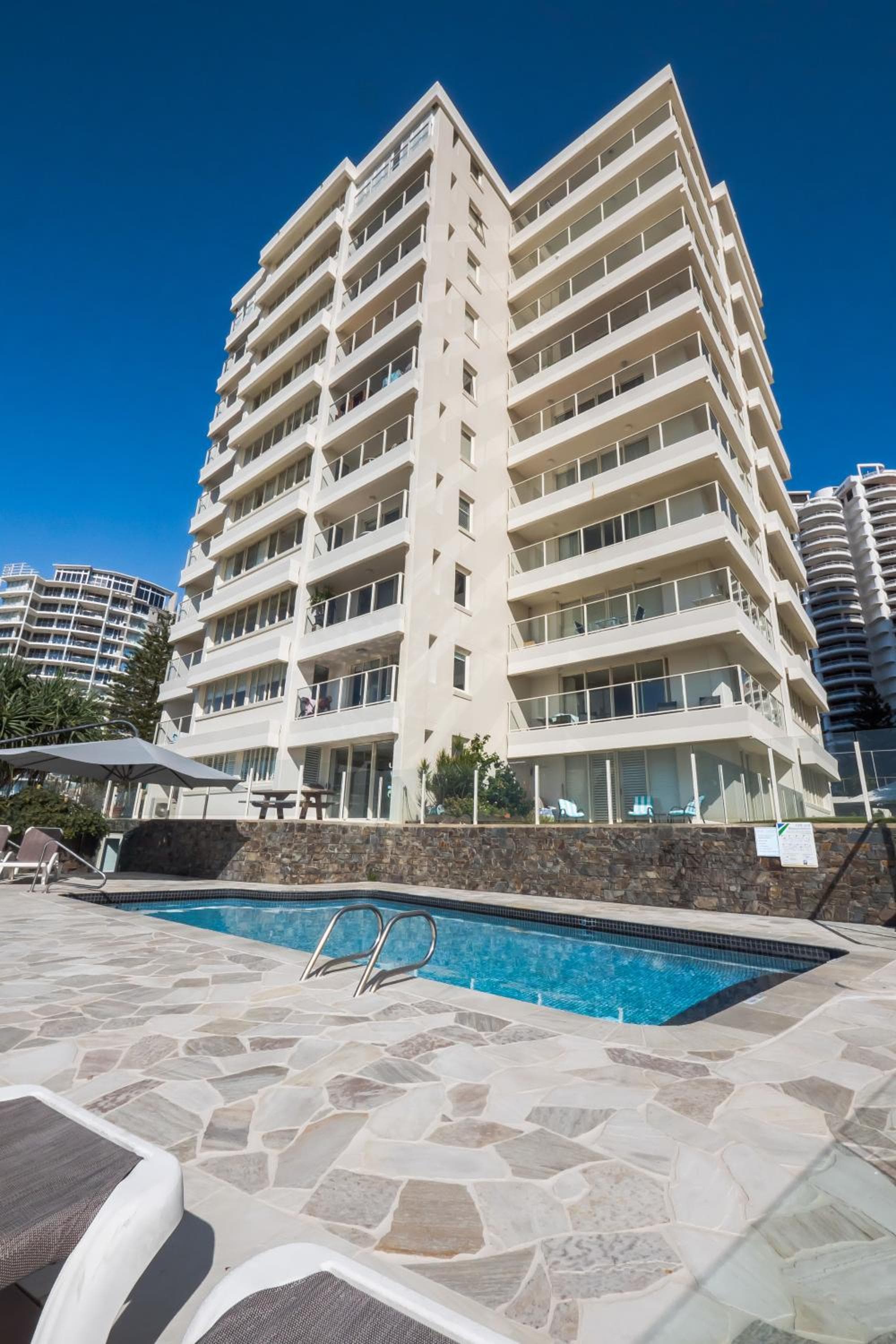 Viscount on the Beach, Gold Coast