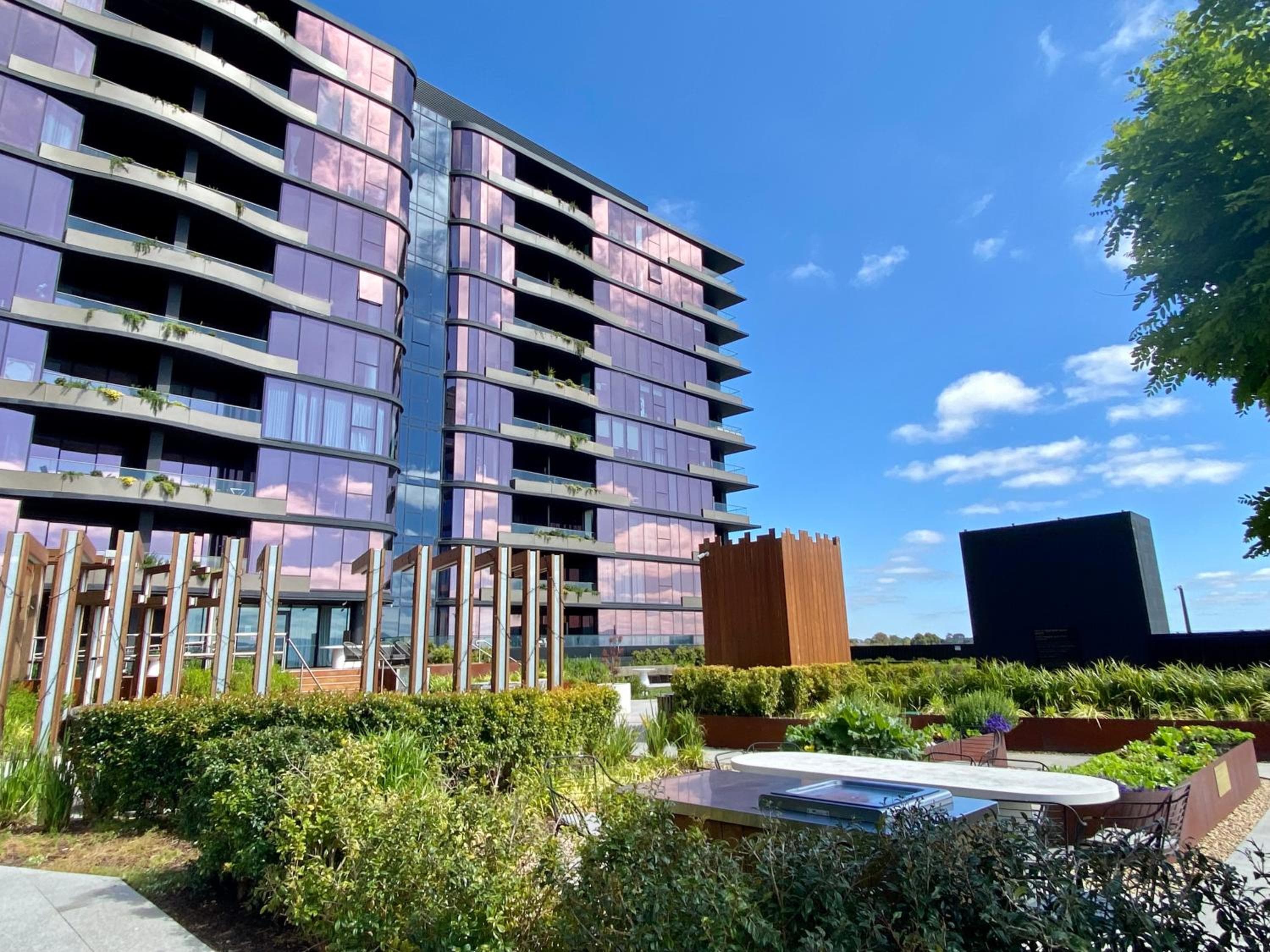 SkyGarden Luxury Condo The Glen by Live Local, Glen Waverley, photo 6