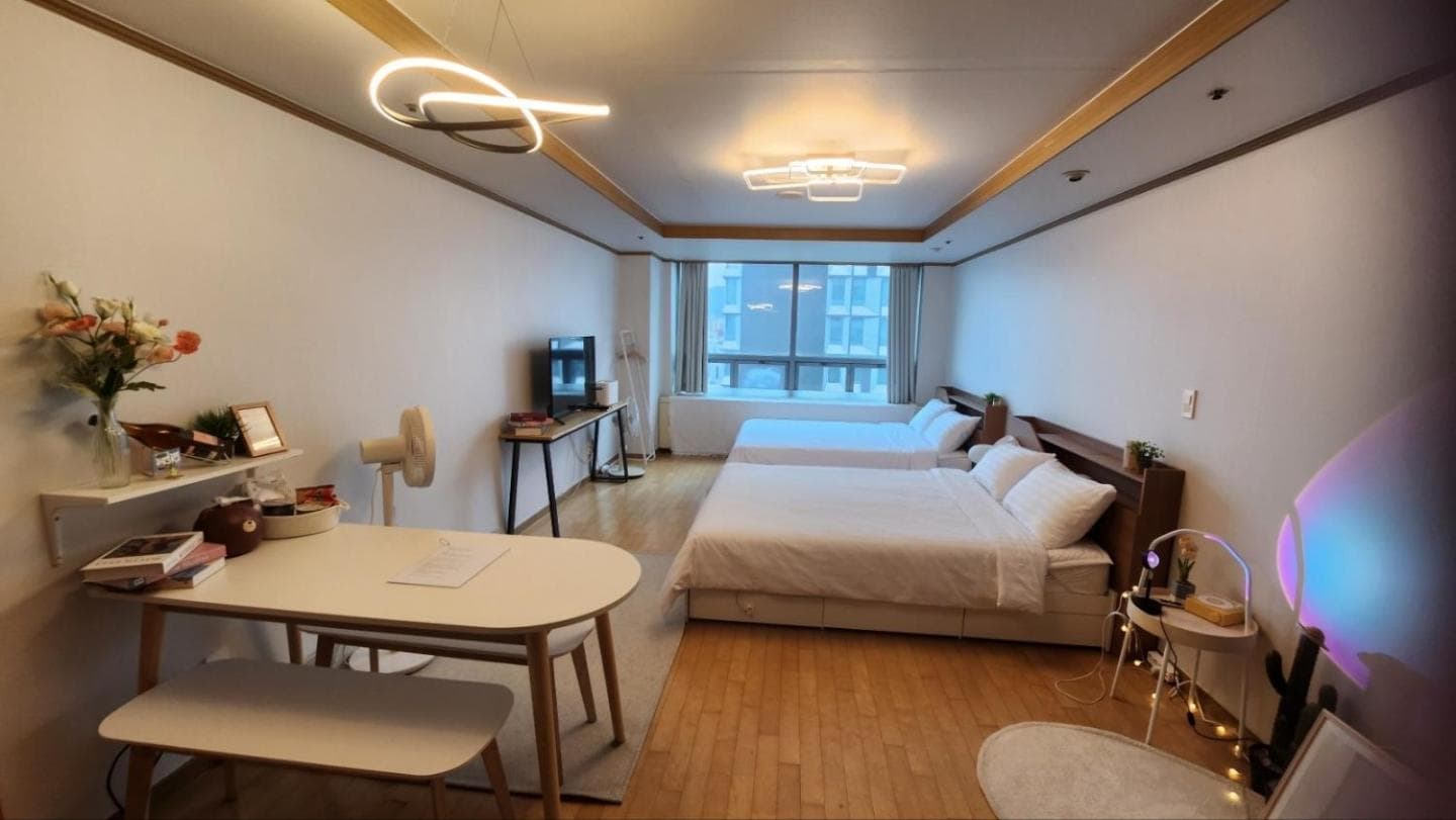 Posh_HongDae, Seoul, photo 2