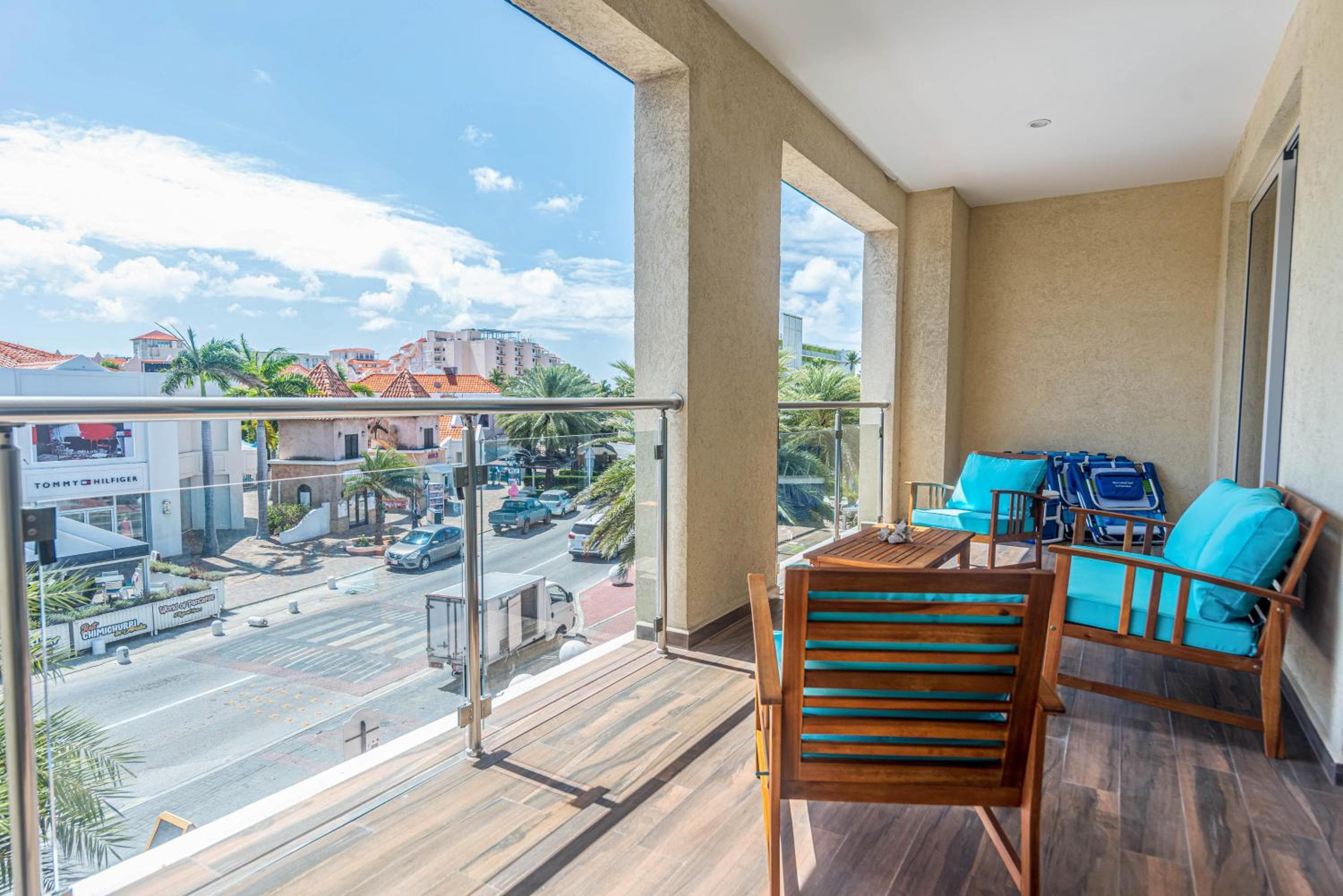The Cove - Condo Hotel - Palm Beach Strip, Palm-Eagle Beach, photo 3