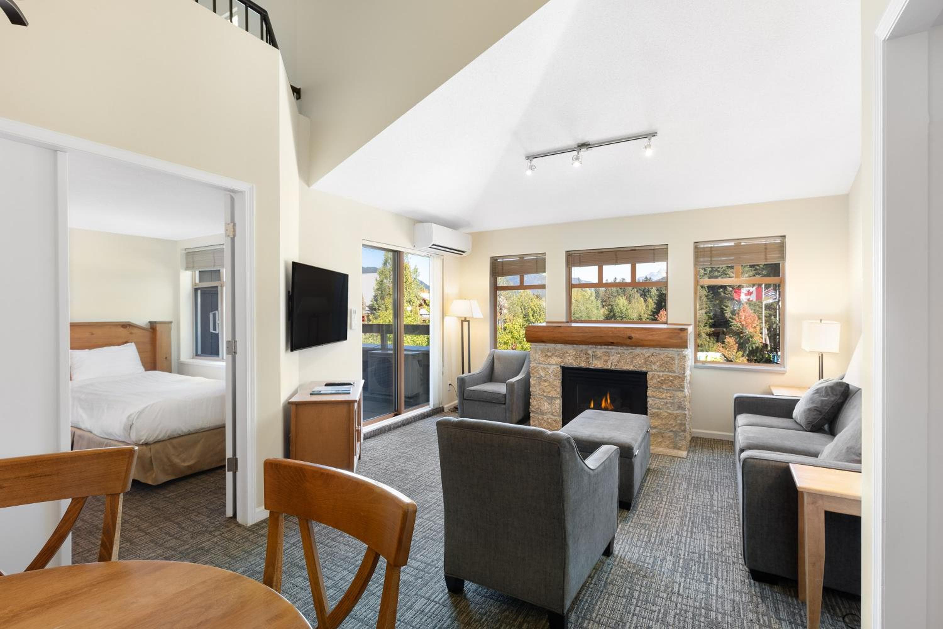 Tyndall Stone Lodge by Whiski Jack, Whistler, photo 5